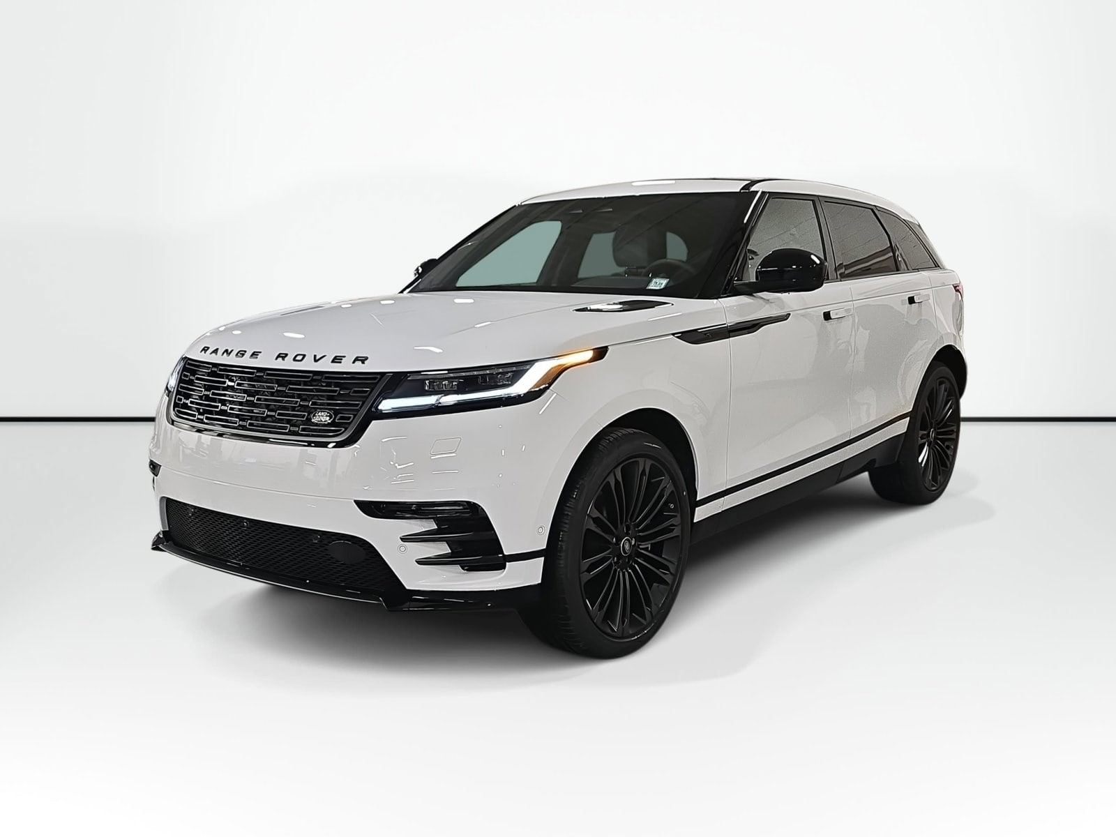 2026 Land Rover Range Rover Velar Dynamic SE's photo