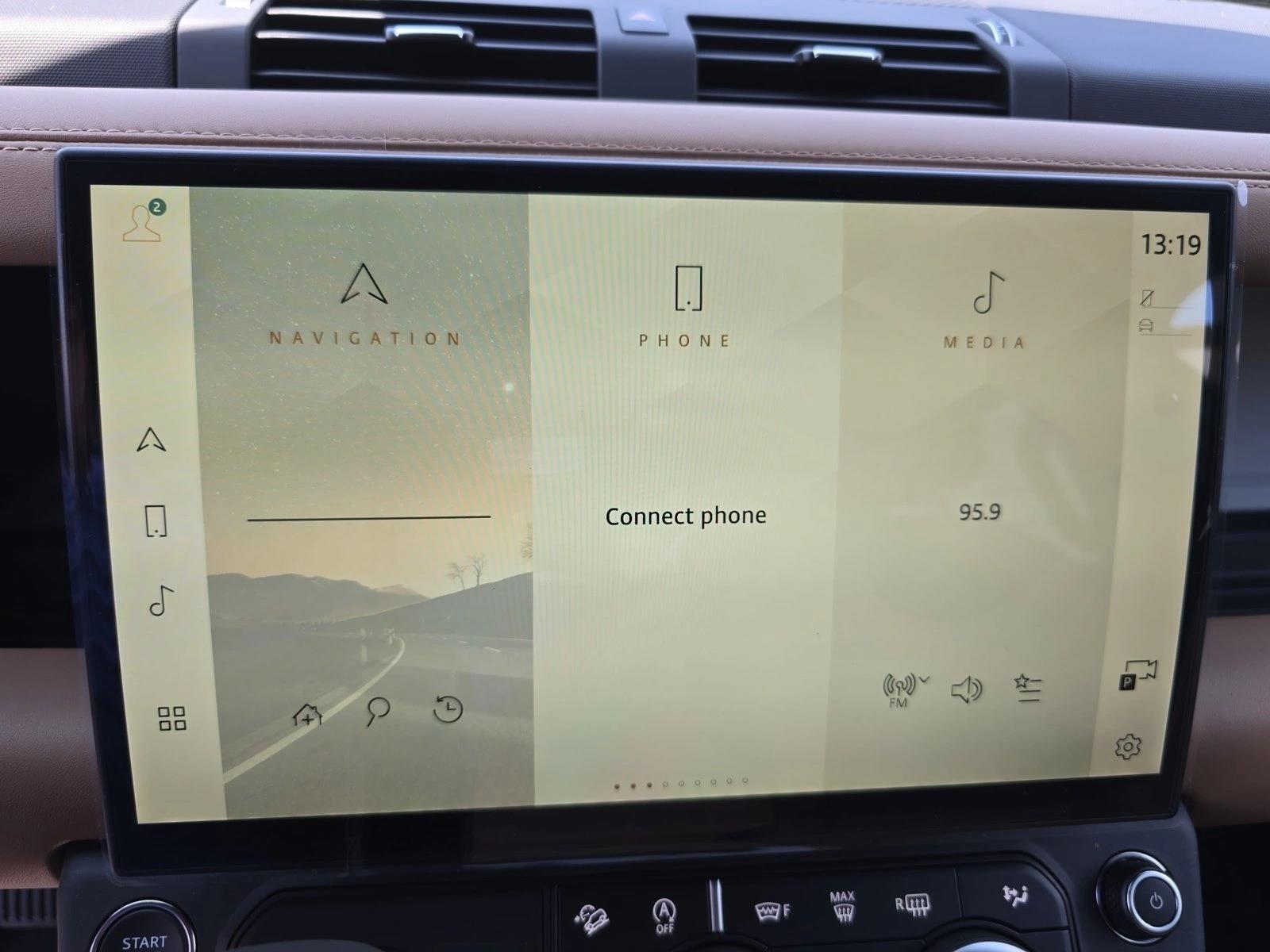 2026 Land Rover Defender X-Dynamic SE - Photo 24