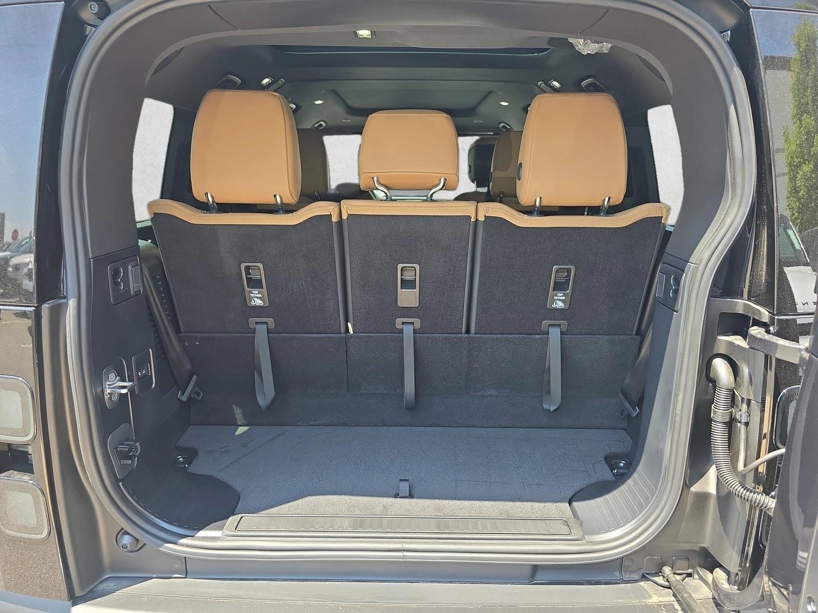 2026 Land Rover Defender X-Dynamic SE - Photo 13
