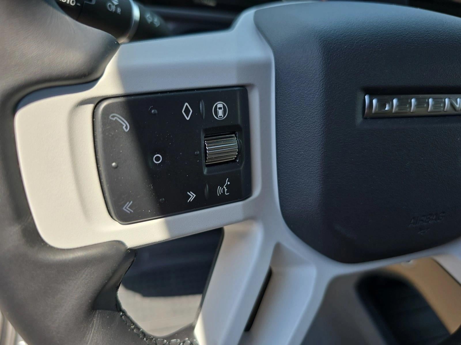 2026 Land Rover Defender X-Dynamic SE - Photo 18