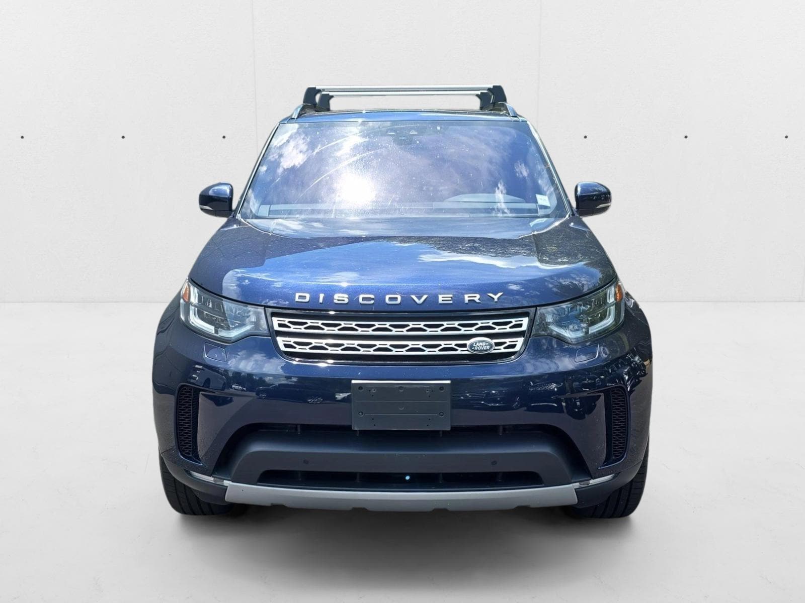 Used 2019 Land Rover Discovery HSE with VIN SALRR2RV2KA096128 for sale in Mount Kisco, NY