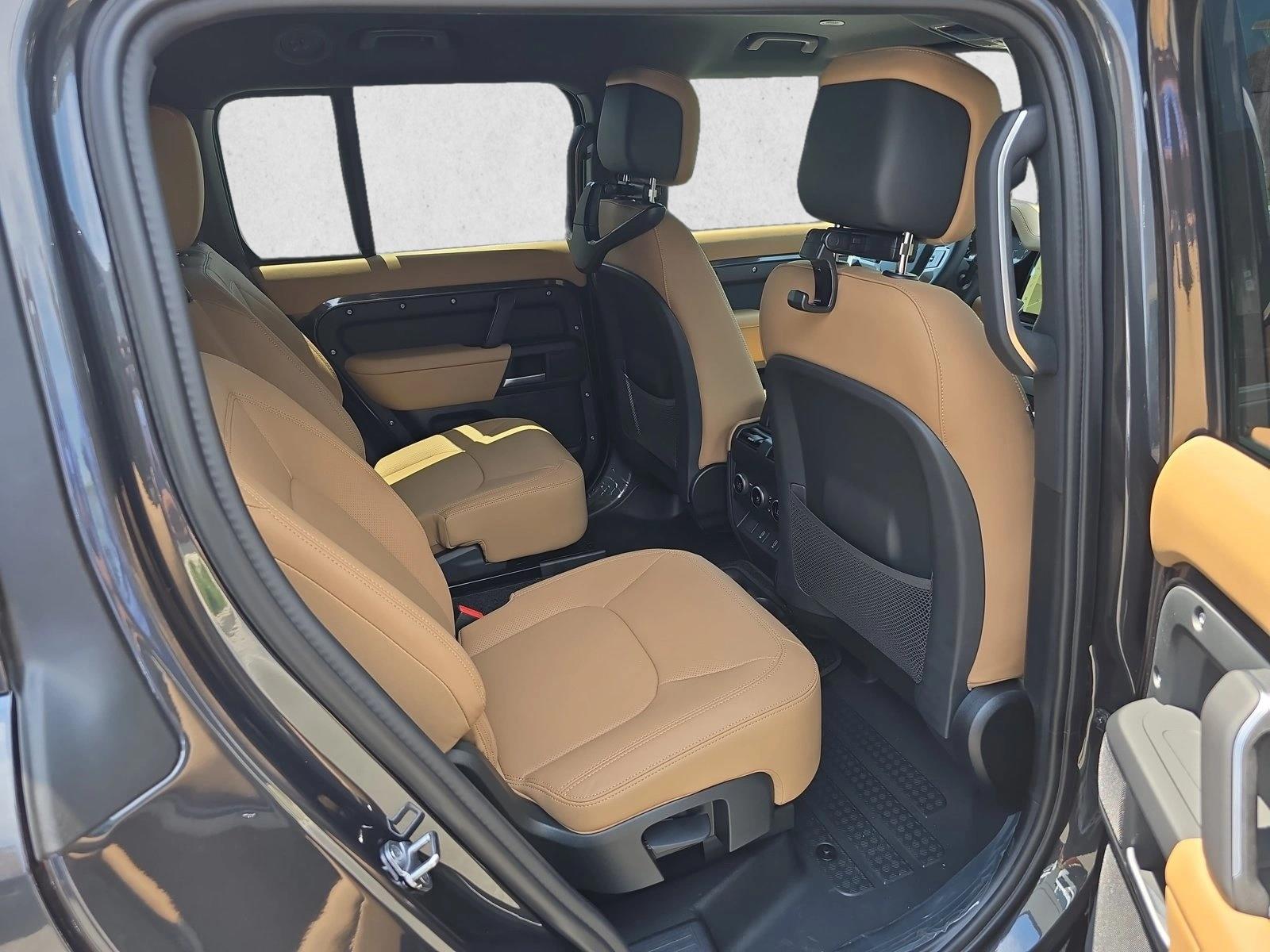 2026 Land Rover Defender X-Dynamic SE - Photo 11