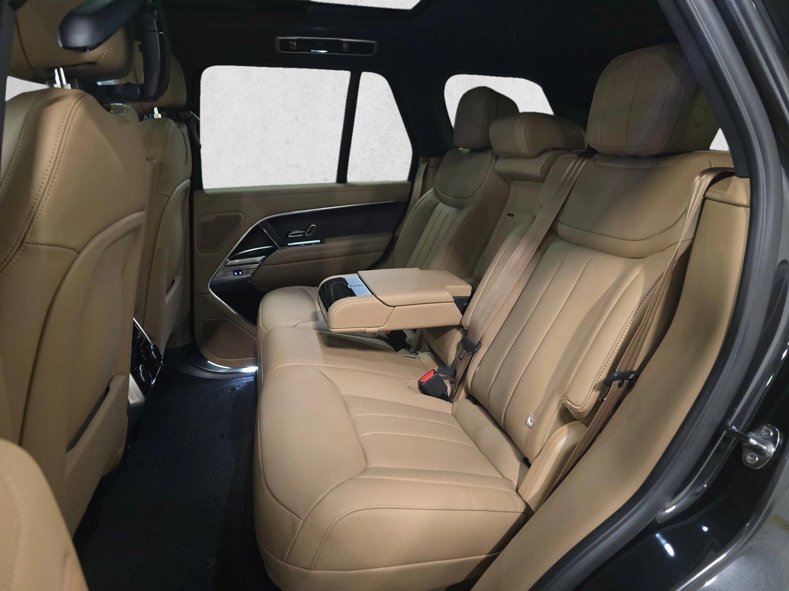 2026 Land Rover Range Rover SE - Photo 16