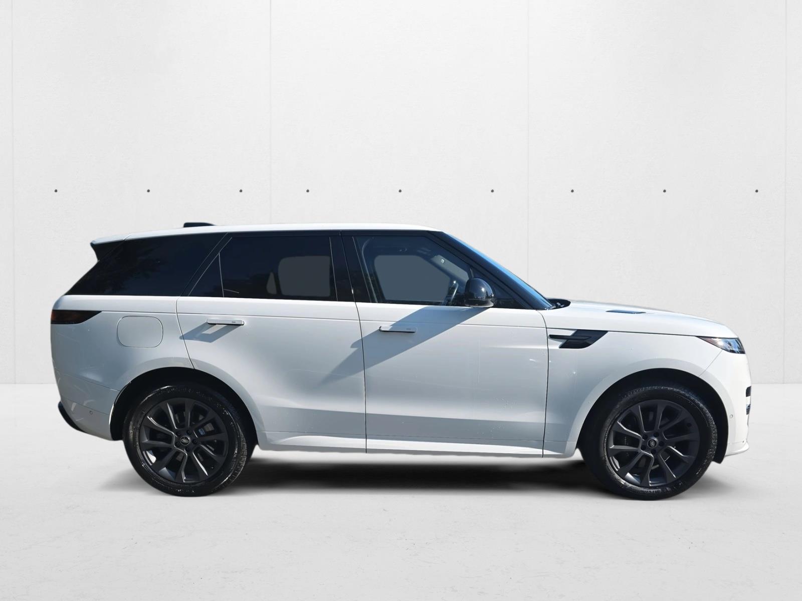 2024 Land Rover Range Rover Sport SE photo 4
