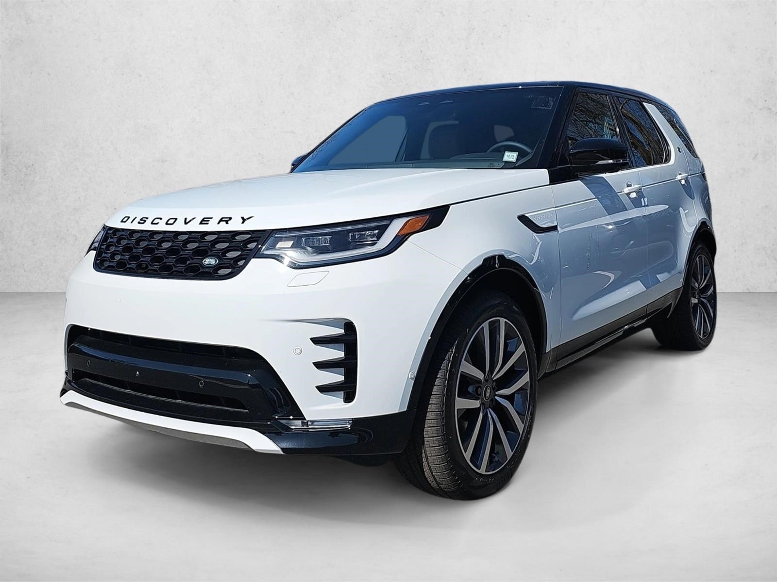 2025 Land Rover Discovery P360 Dynamic SE's photo