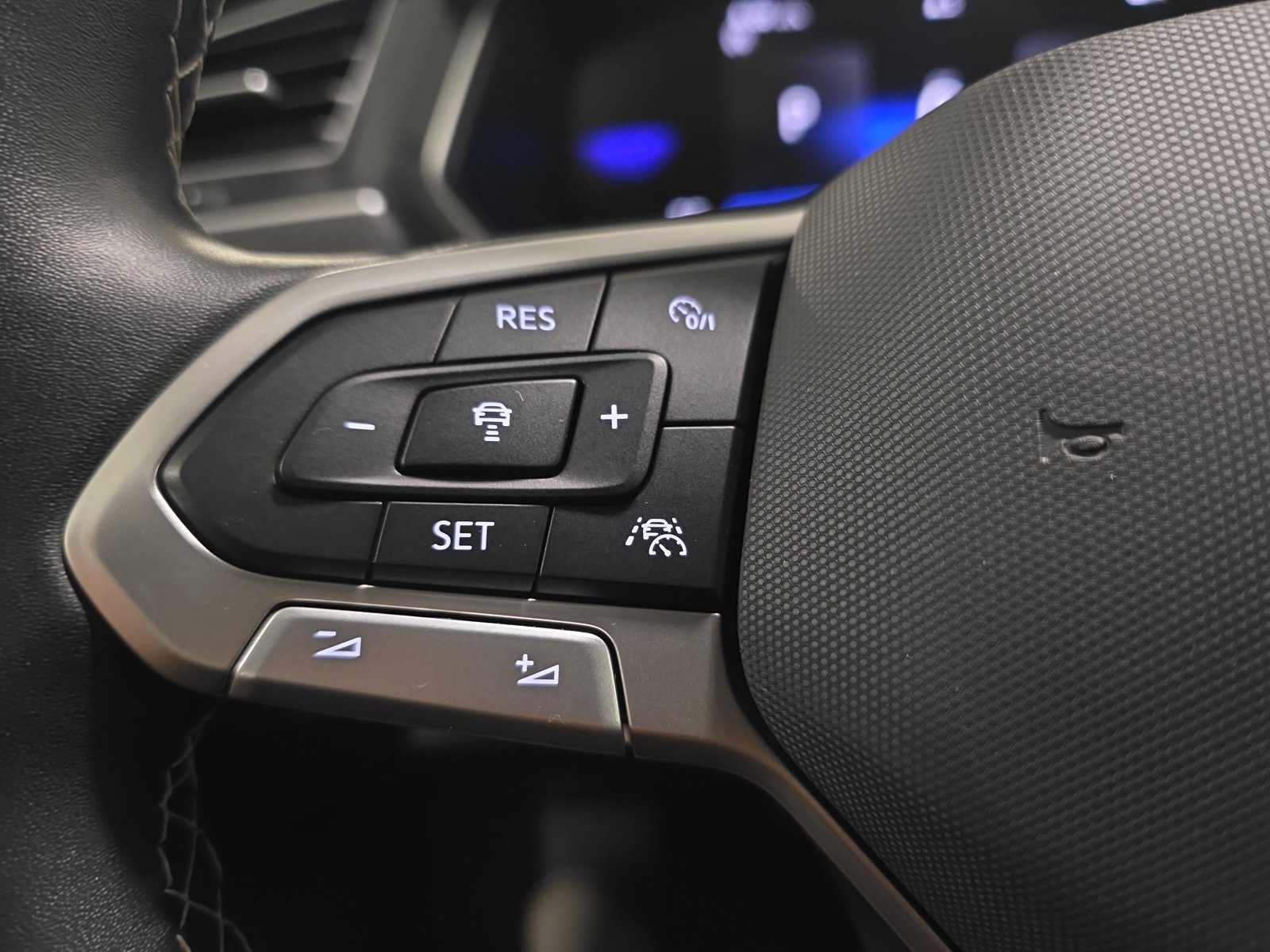 2024 Volkswagen Tiguan SE - Photo 17
