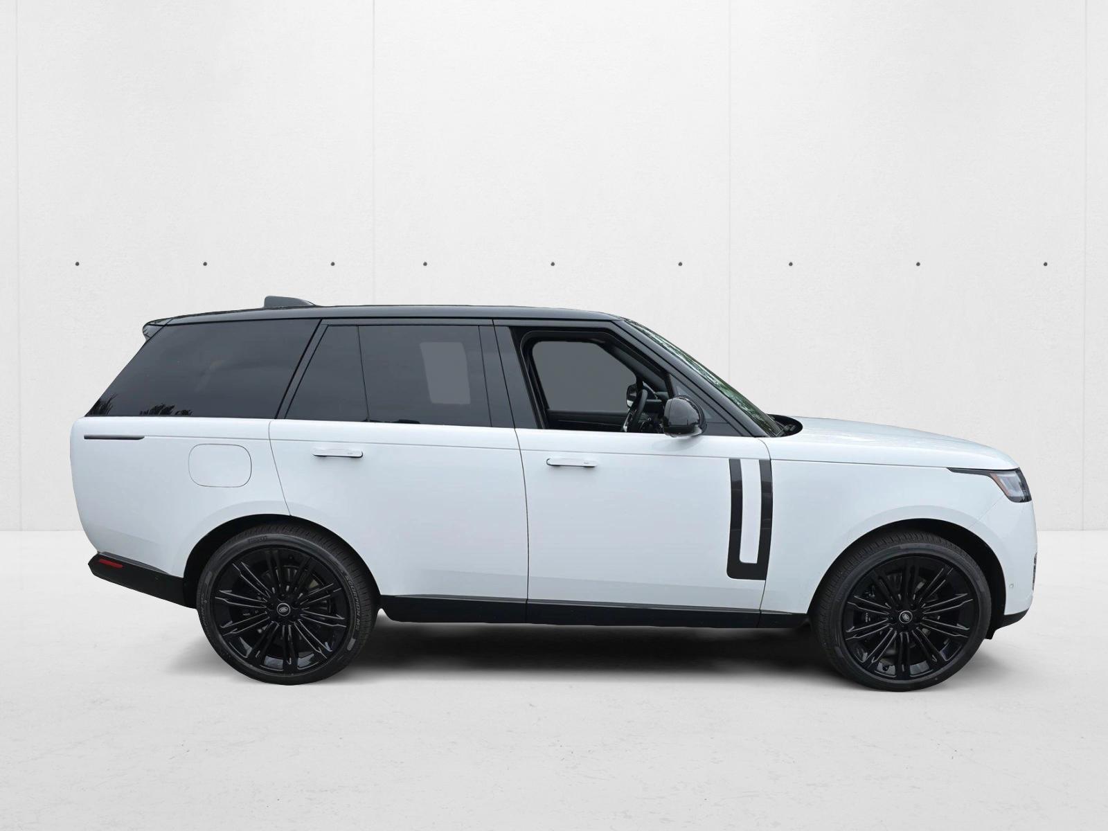 2025 Land Rover Range Rover SE photo 4