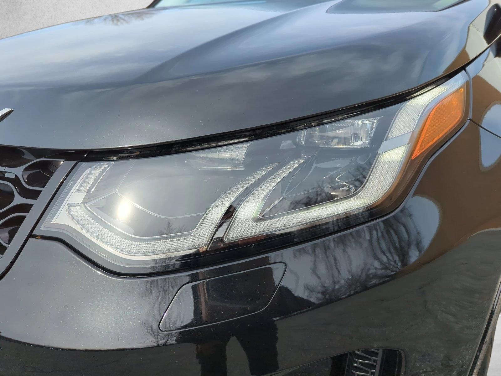 2024 Land Rover Discovery Sport S photo 2