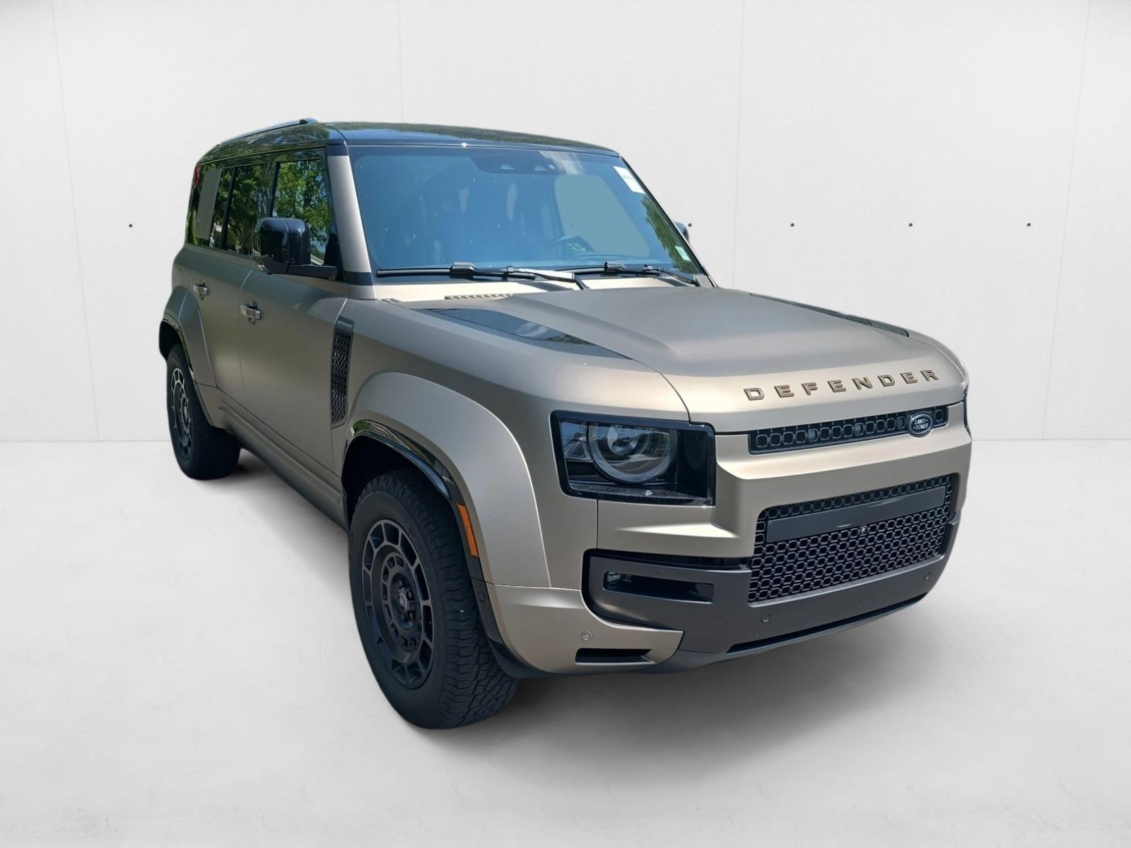 2025 Land Rover Defender 110 photo 3