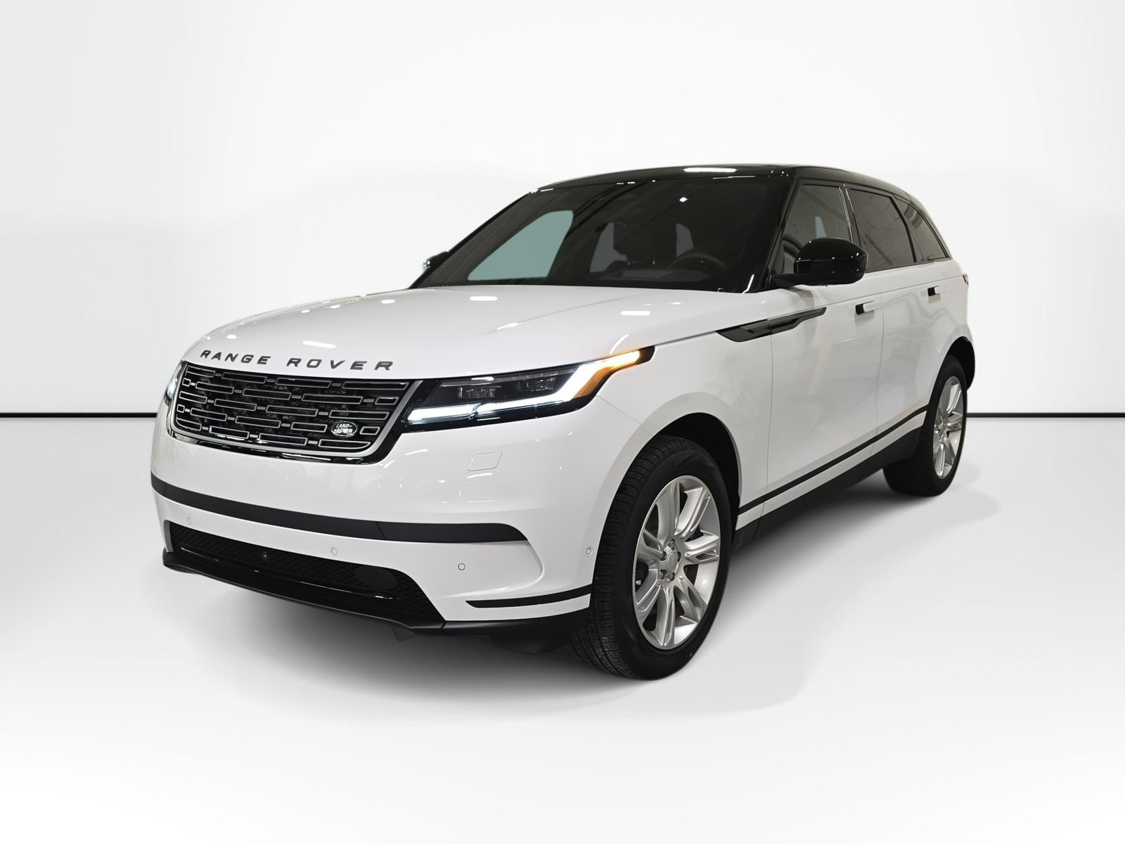 2026 Land Rover Range Rover Velar S's photo