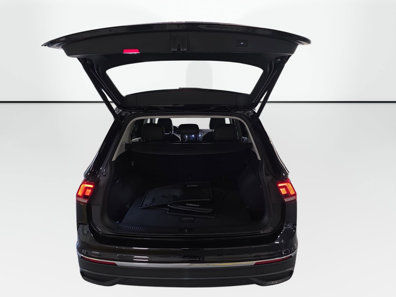 2024 Volkswagen Tiguan SE - Photo 12