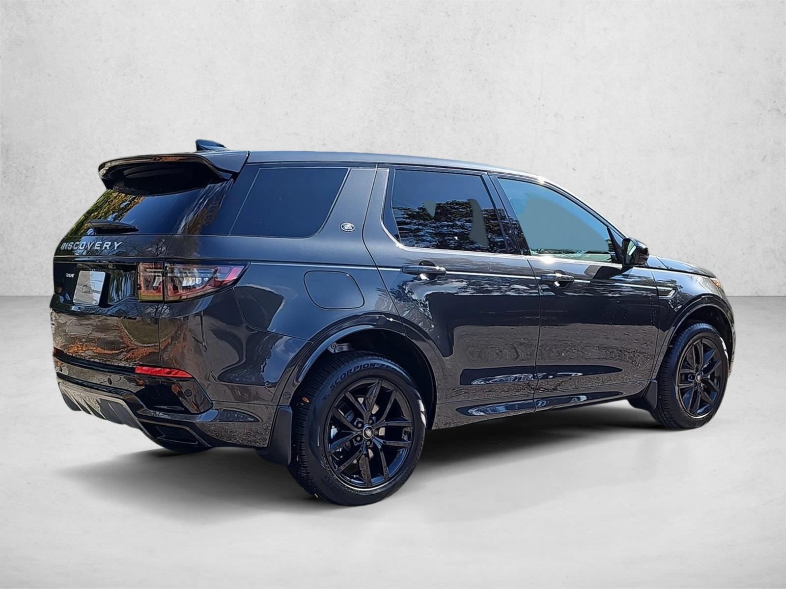 2024 Land Rover Discovery Sport S photo 2