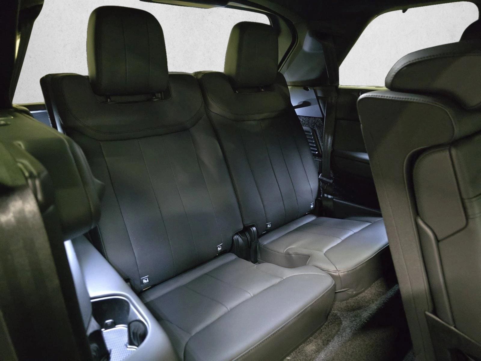 2026 Land Rover Range Rover SE - Photo 12