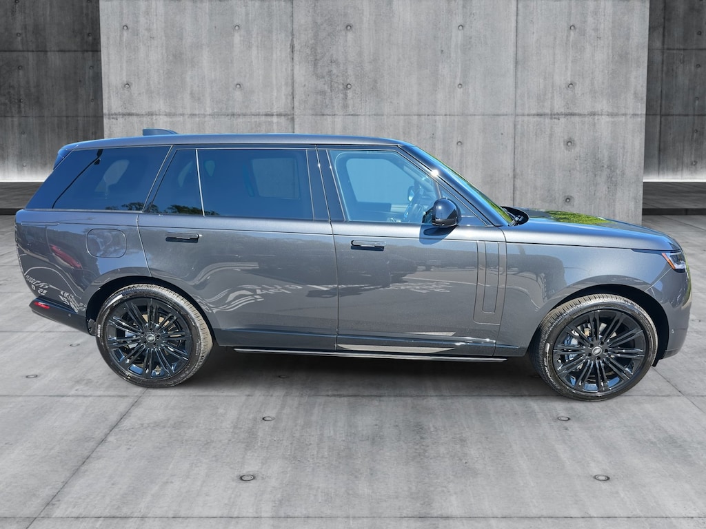 New 2025 Land Rover Range Rover SE Sport Utility