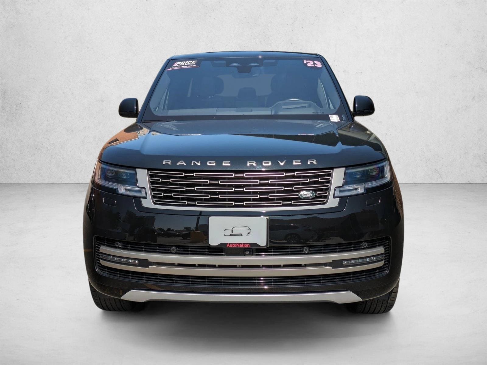 2023 Land Rover Range Rover SE photo 2