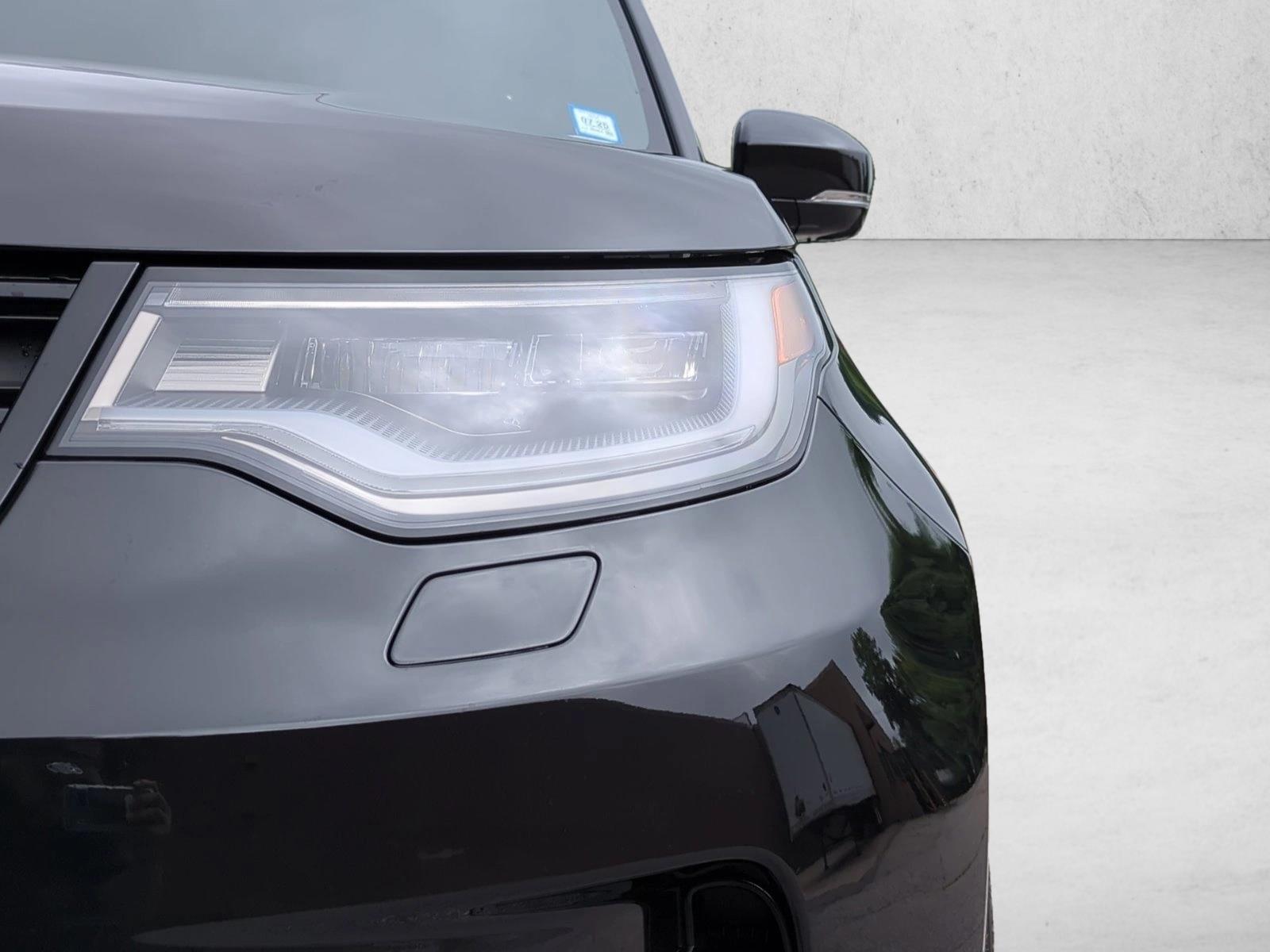 2024 Land Rover Discovery SE photo 2