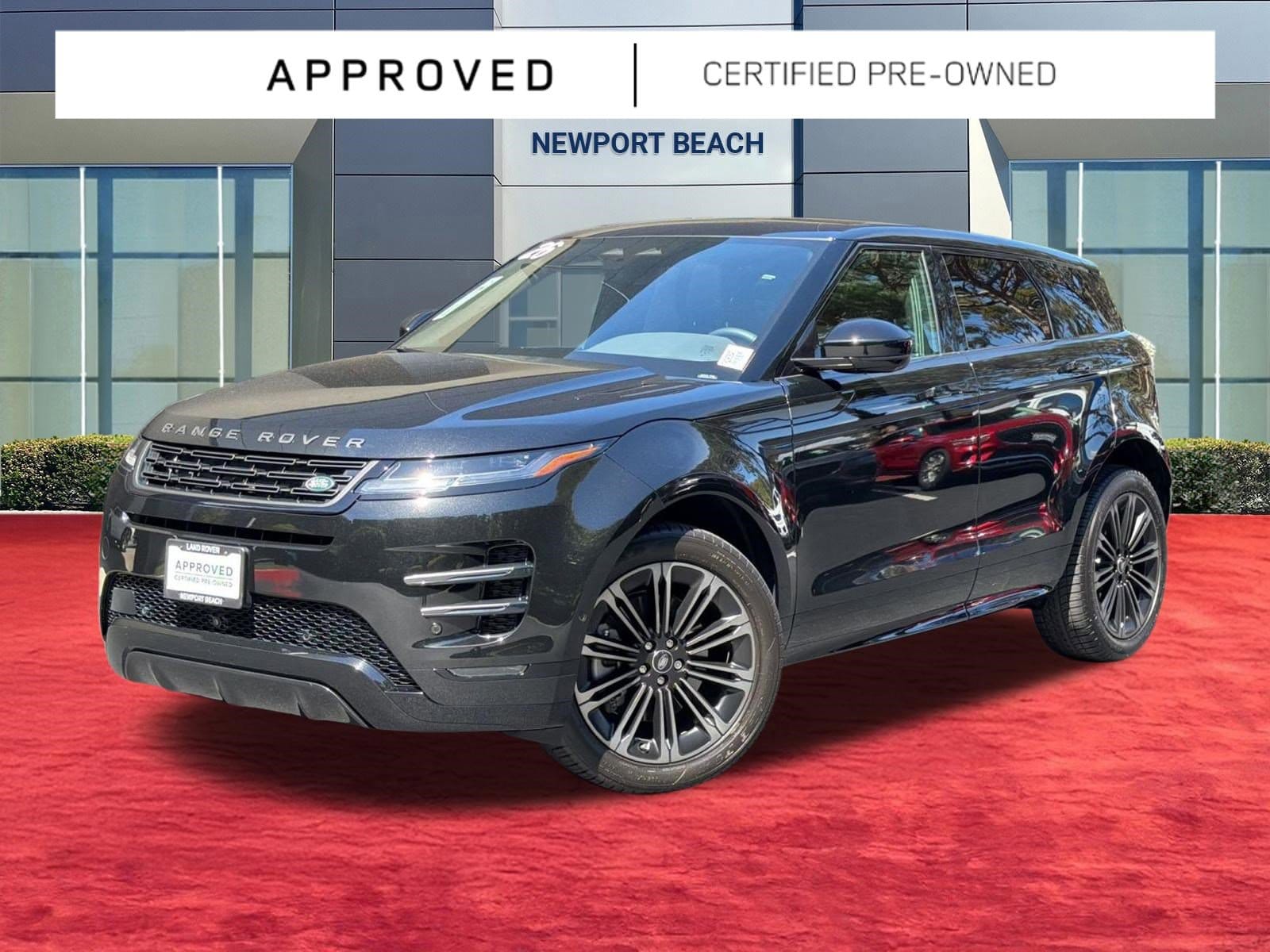 2026 Land Rover Range Rover Evoque Dynamic SE's photo