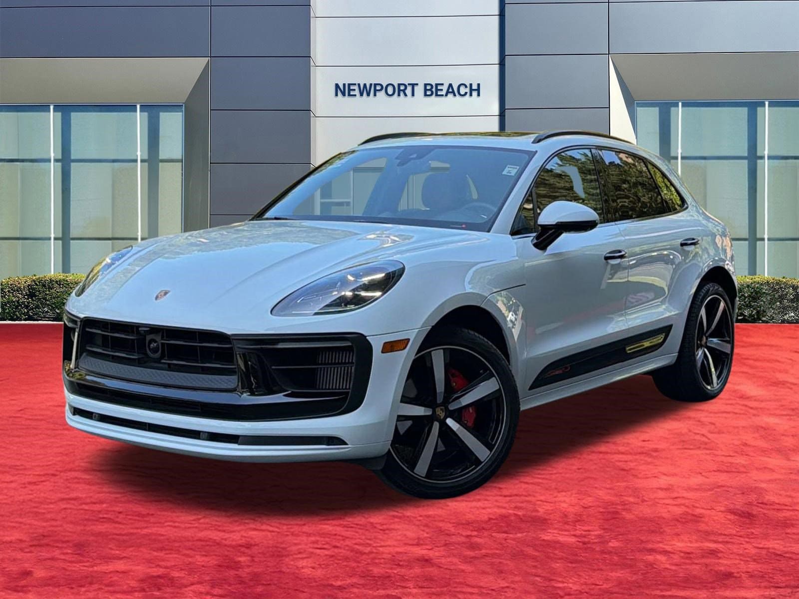 2024 Porsche Macan S's photo