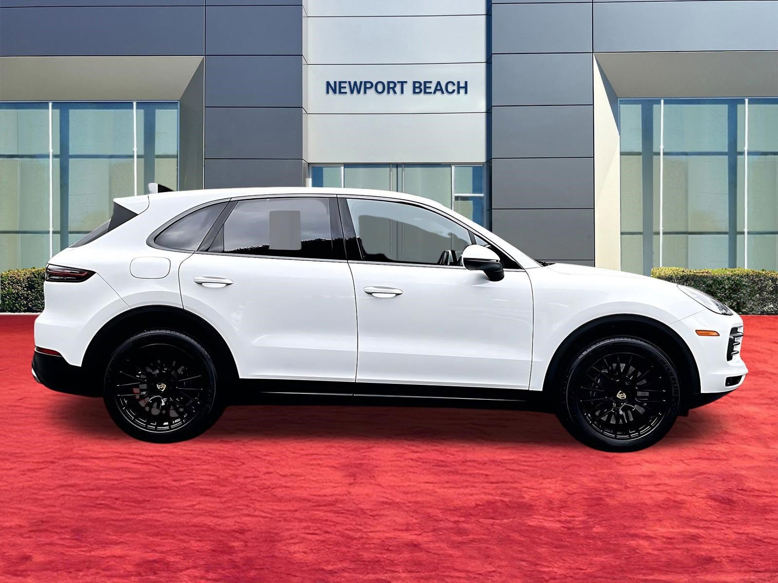 2022 Porsche Cayenne Platinum Edition photo 3