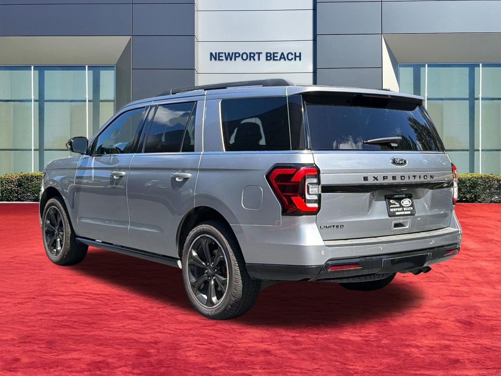 2022 Ford Expedition Limited photo 2