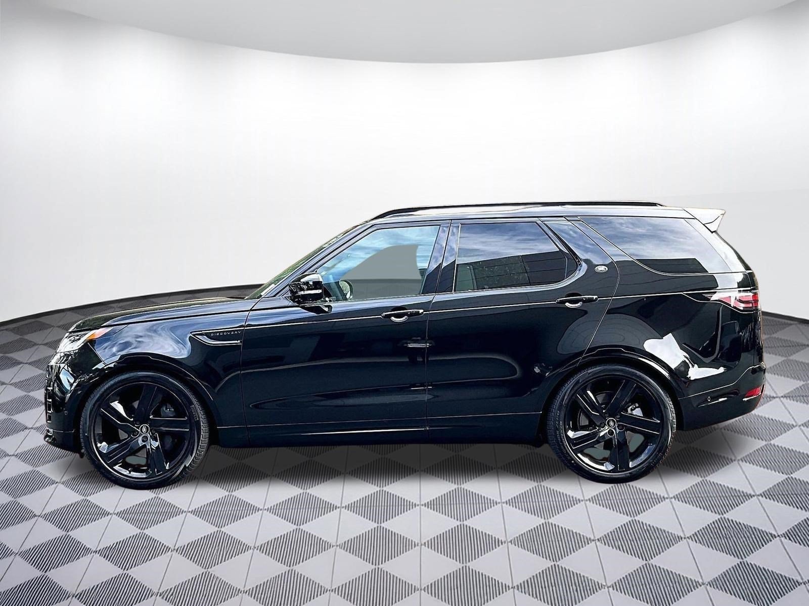 2026 Land Rover Discovery Gemini Edition | CarEdge | CarEdge