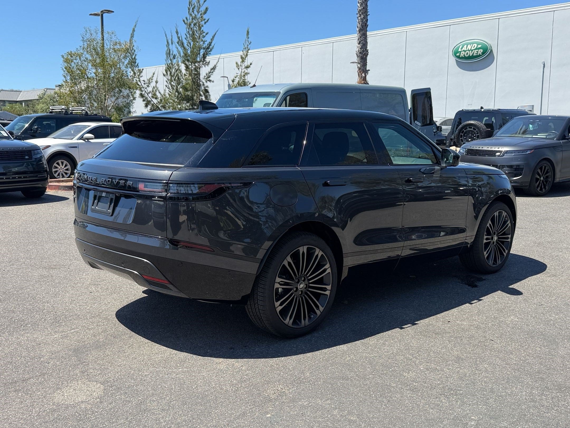 2026 Land Rover Range Rover Velar Dynamic SE - Photo 9