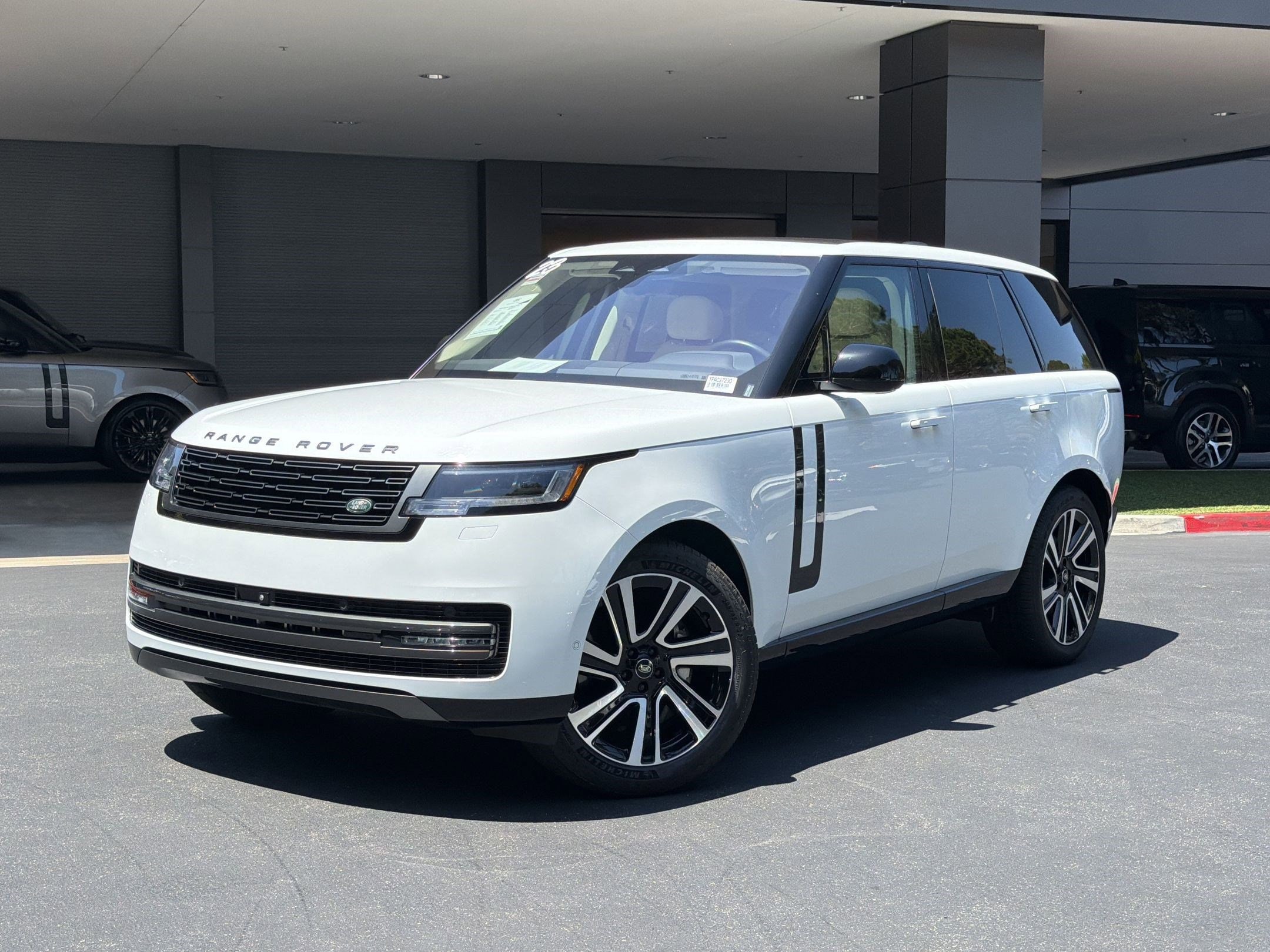 2023 Land Rover Range Rover 3.0 SE SWB's photo