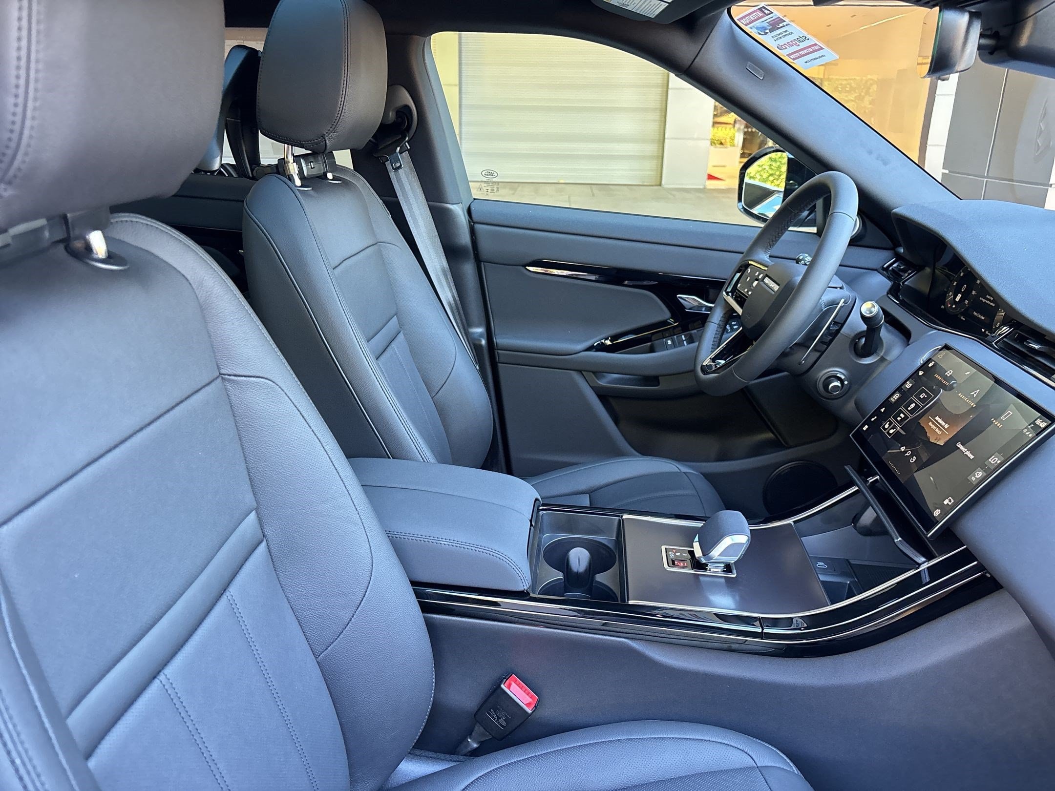 2026 Land Rover Range Rover Evoque Dynamic SE - Photo 31