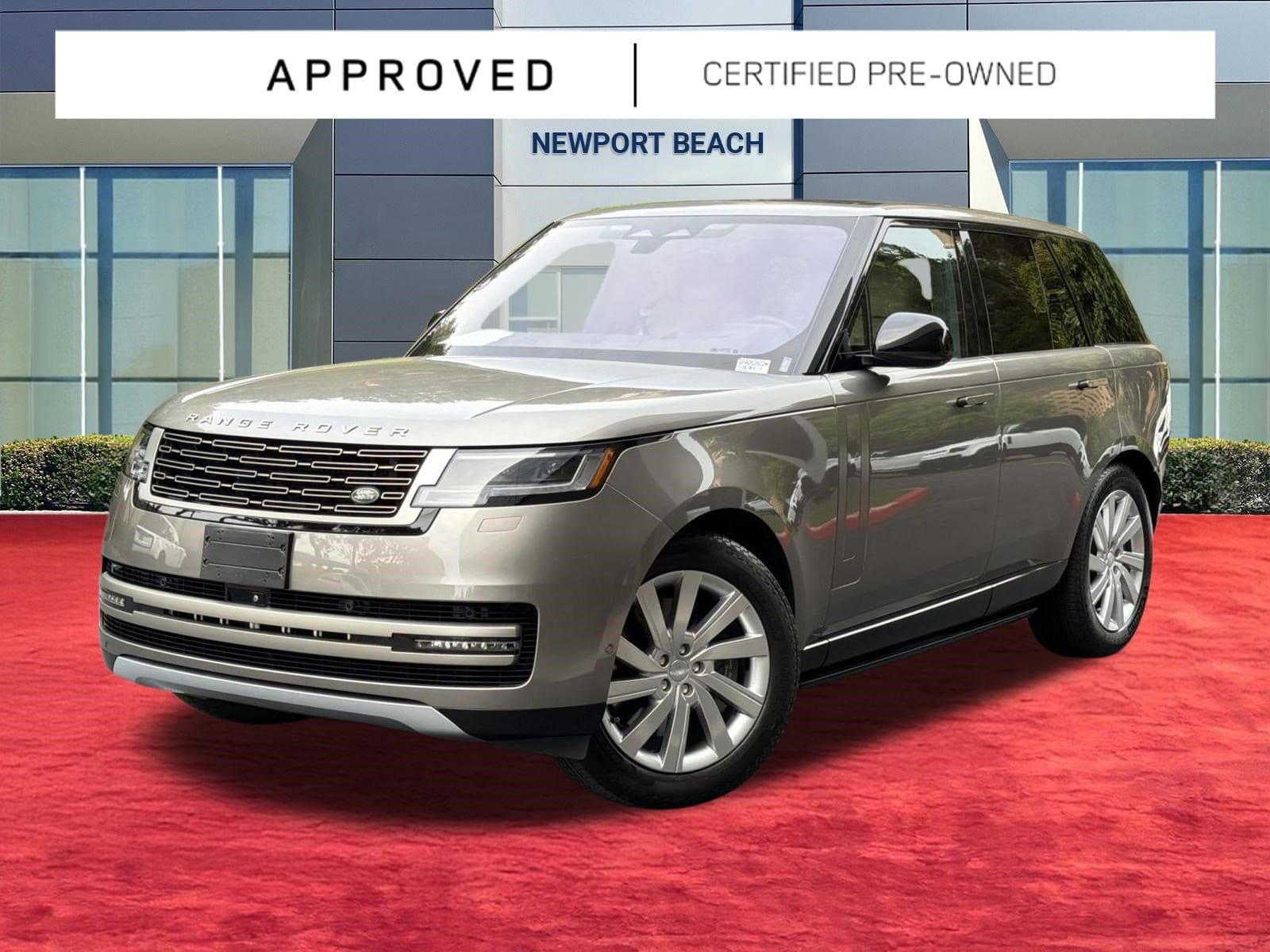 2023 Land Rover Range Rover SE photo 1