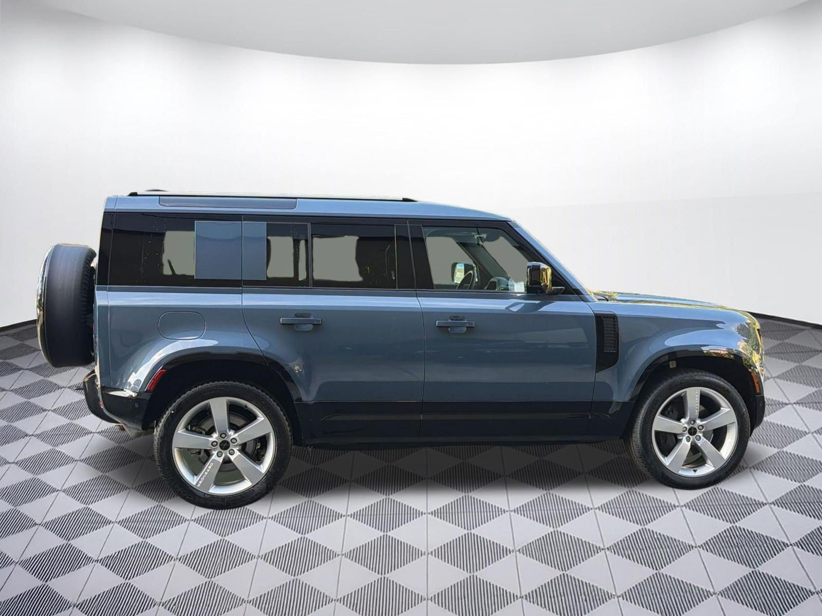 2026 Land Rover Defender X-Dynamic SE - Photo 8