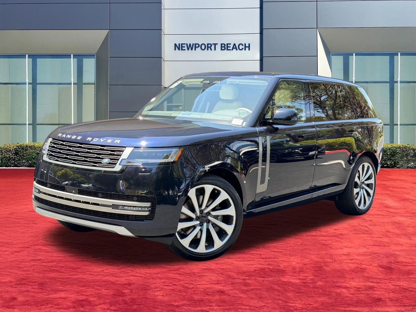 2026 Land Rover Range Rover 4.4 SE LWB 7's photo