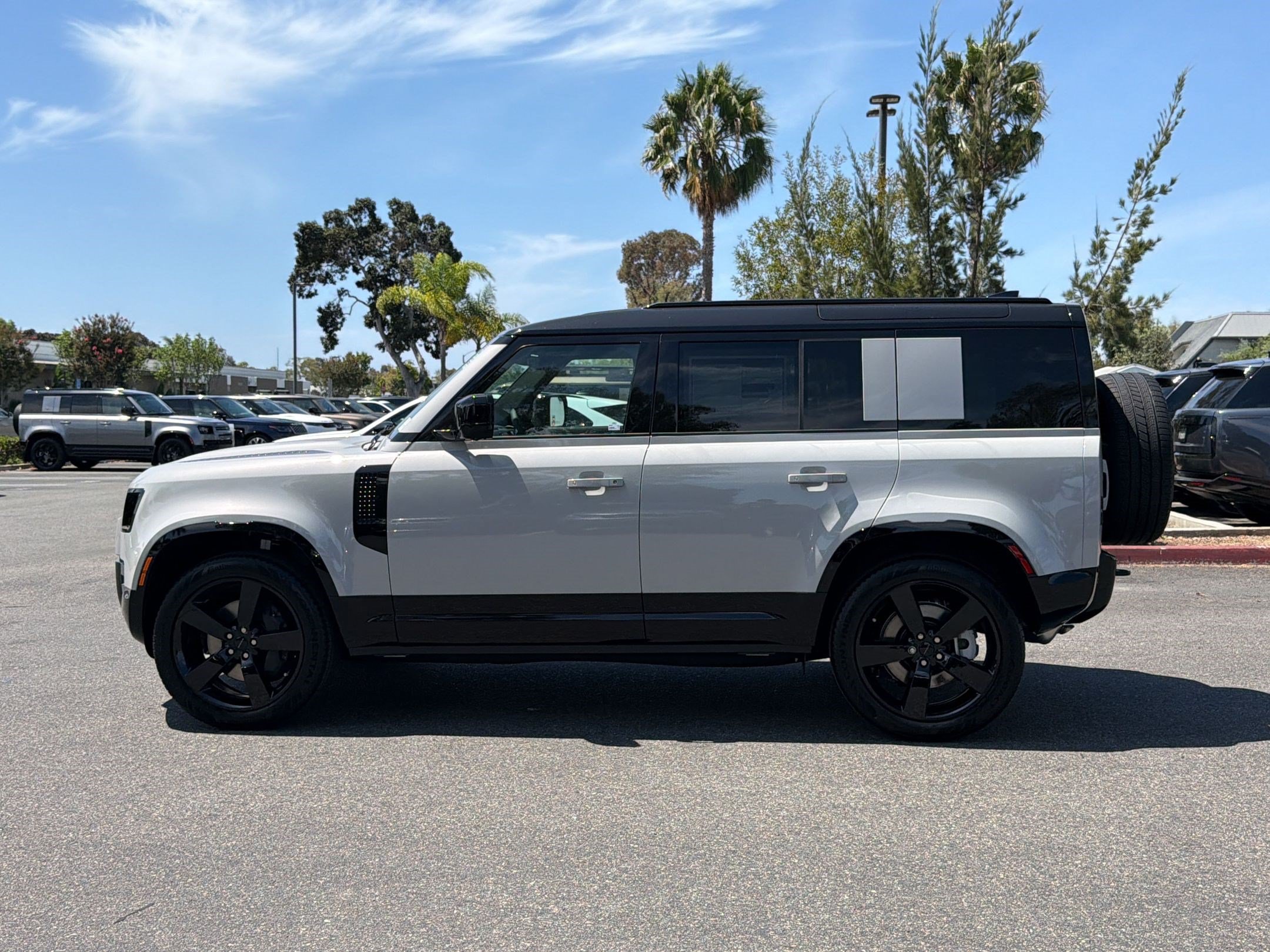2026 Land Rover Defender 110 X-Dynamic SE Sport Utility