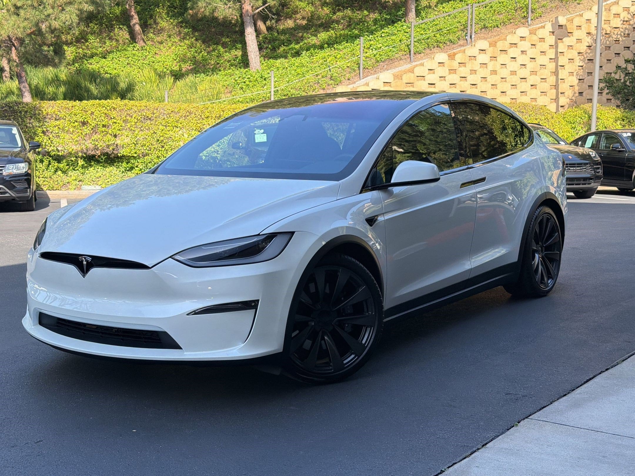 2024 Tesla Model X's photo