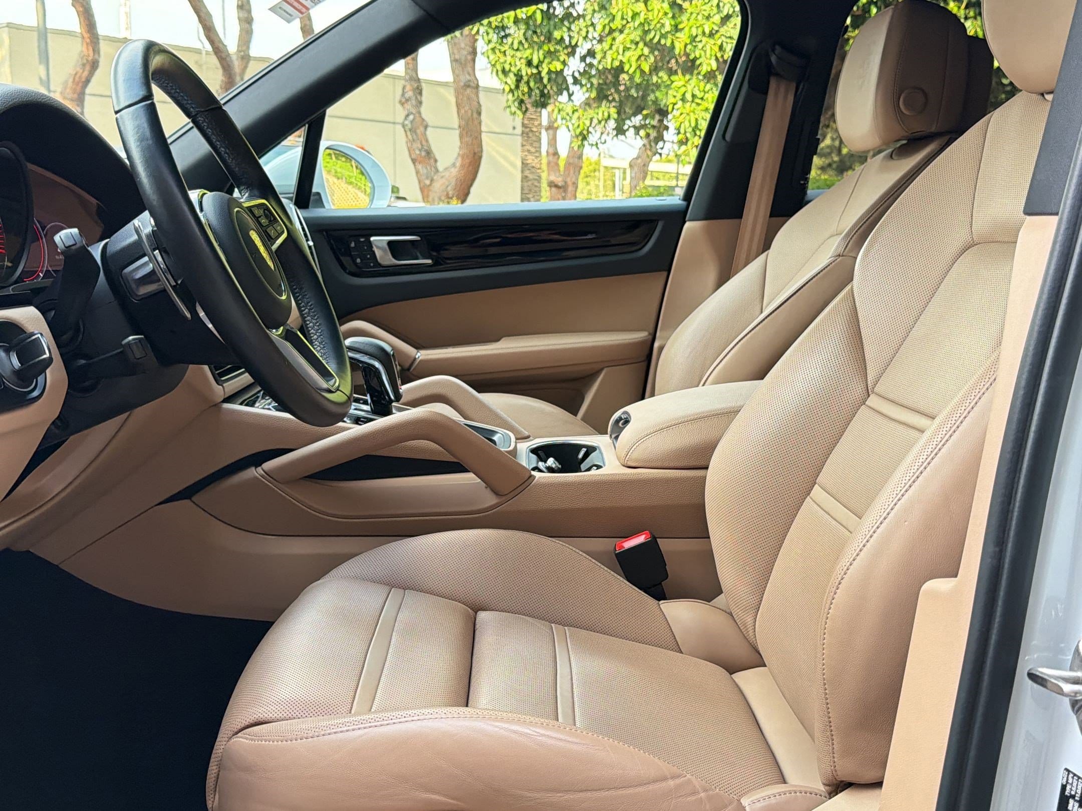 2023 Porsche Cayenne S photo 5