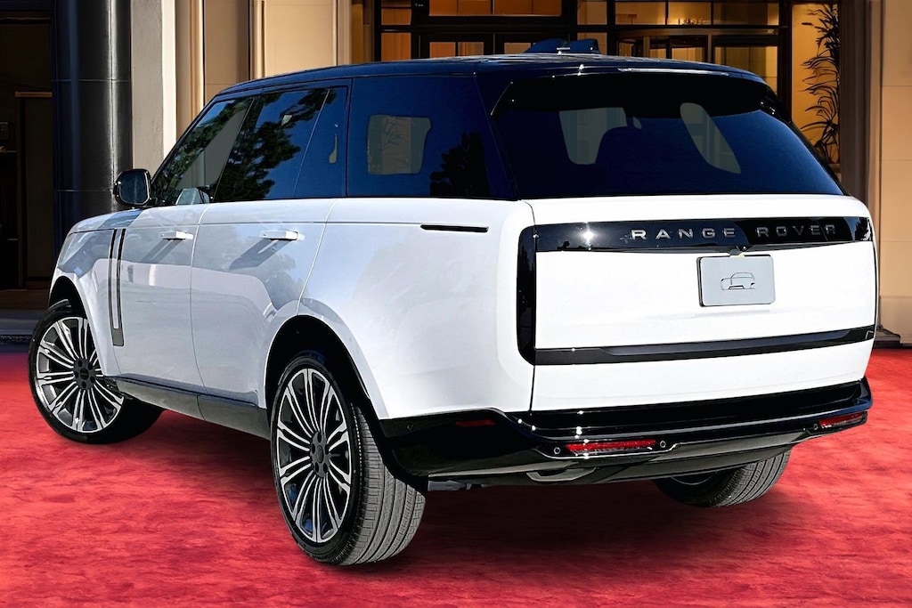 New 2026 Land Rover Range Rover P400 SE SUV