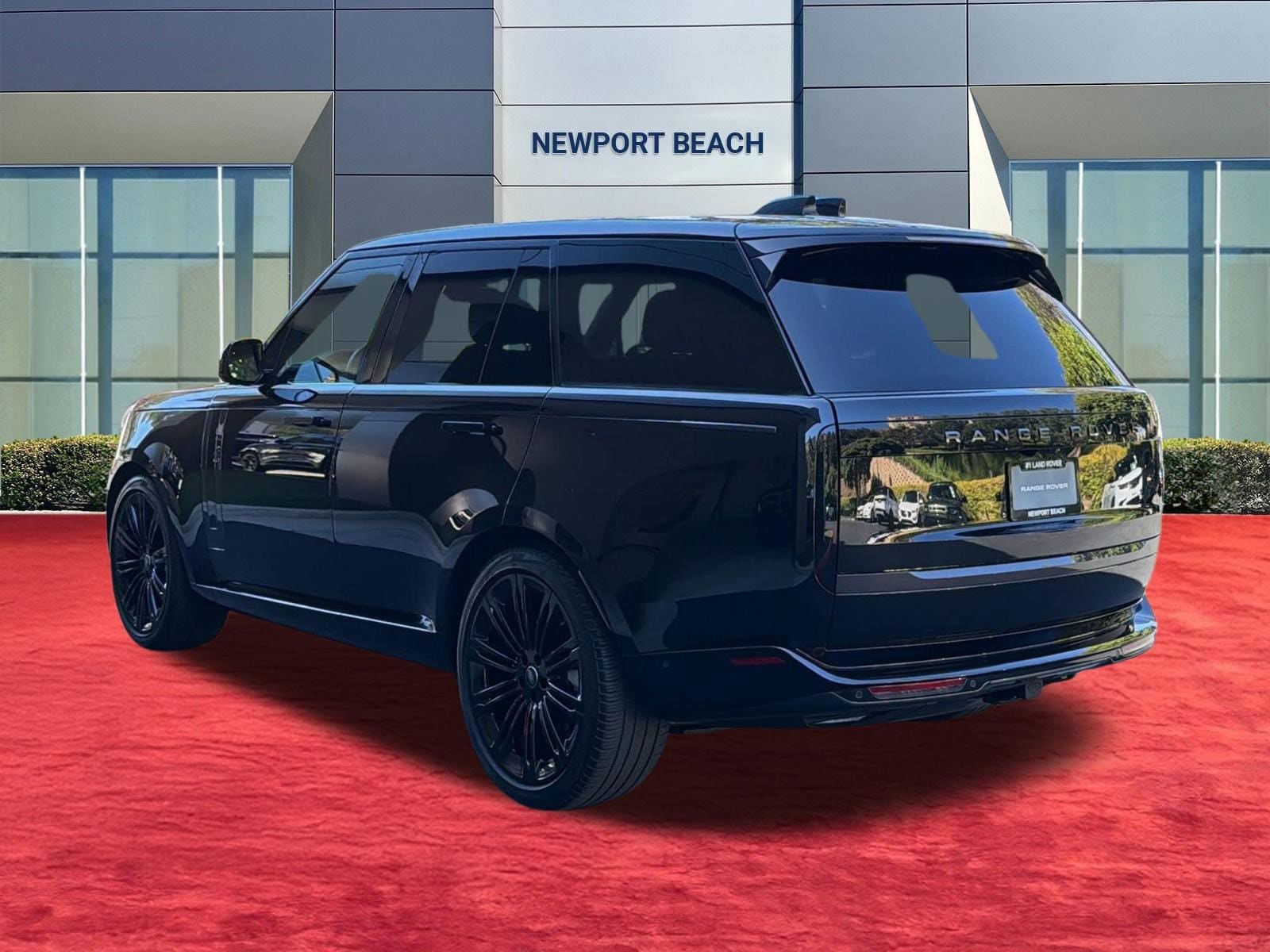 2024 Land Rover Range Rover SE photo 2