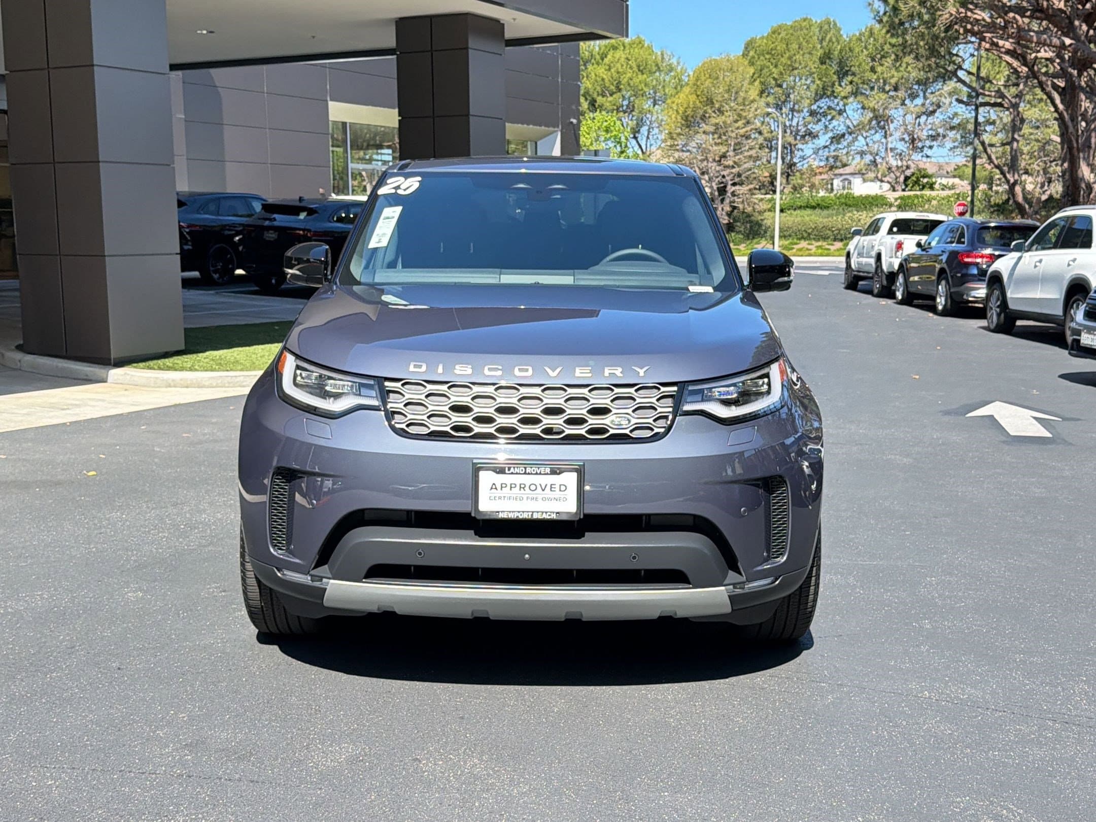2025 Land Rover Discovery S photo 5