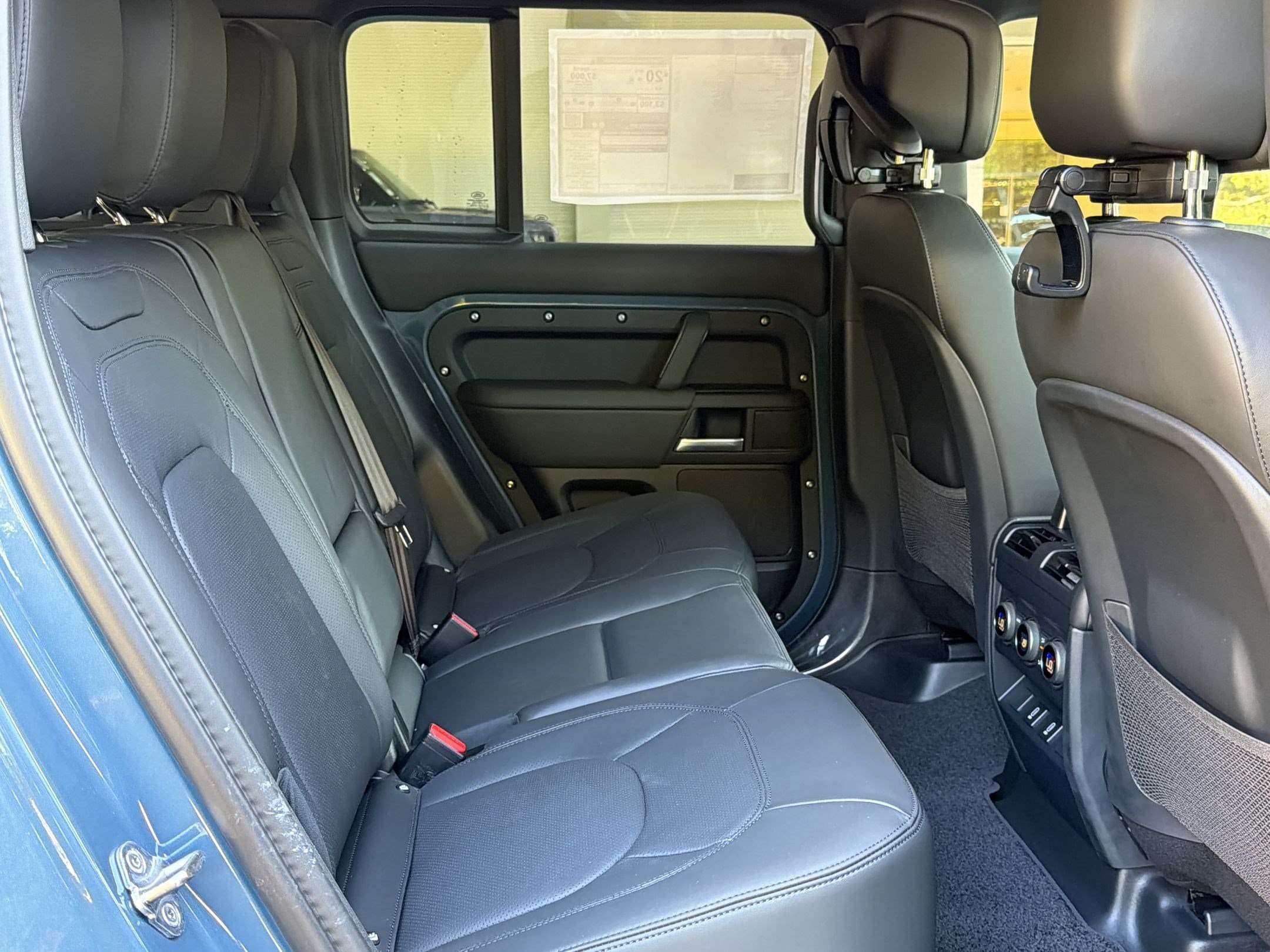 2026 Land Rover Defender X-Dynamic SE - Photo 30