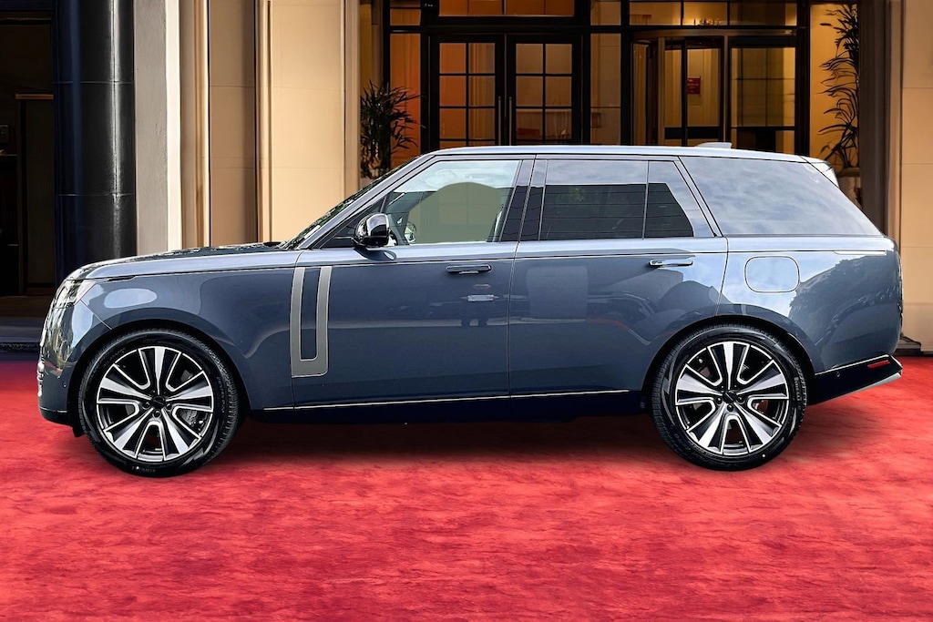 New 2026 Land Rover Range Rover P550e SE SUV
