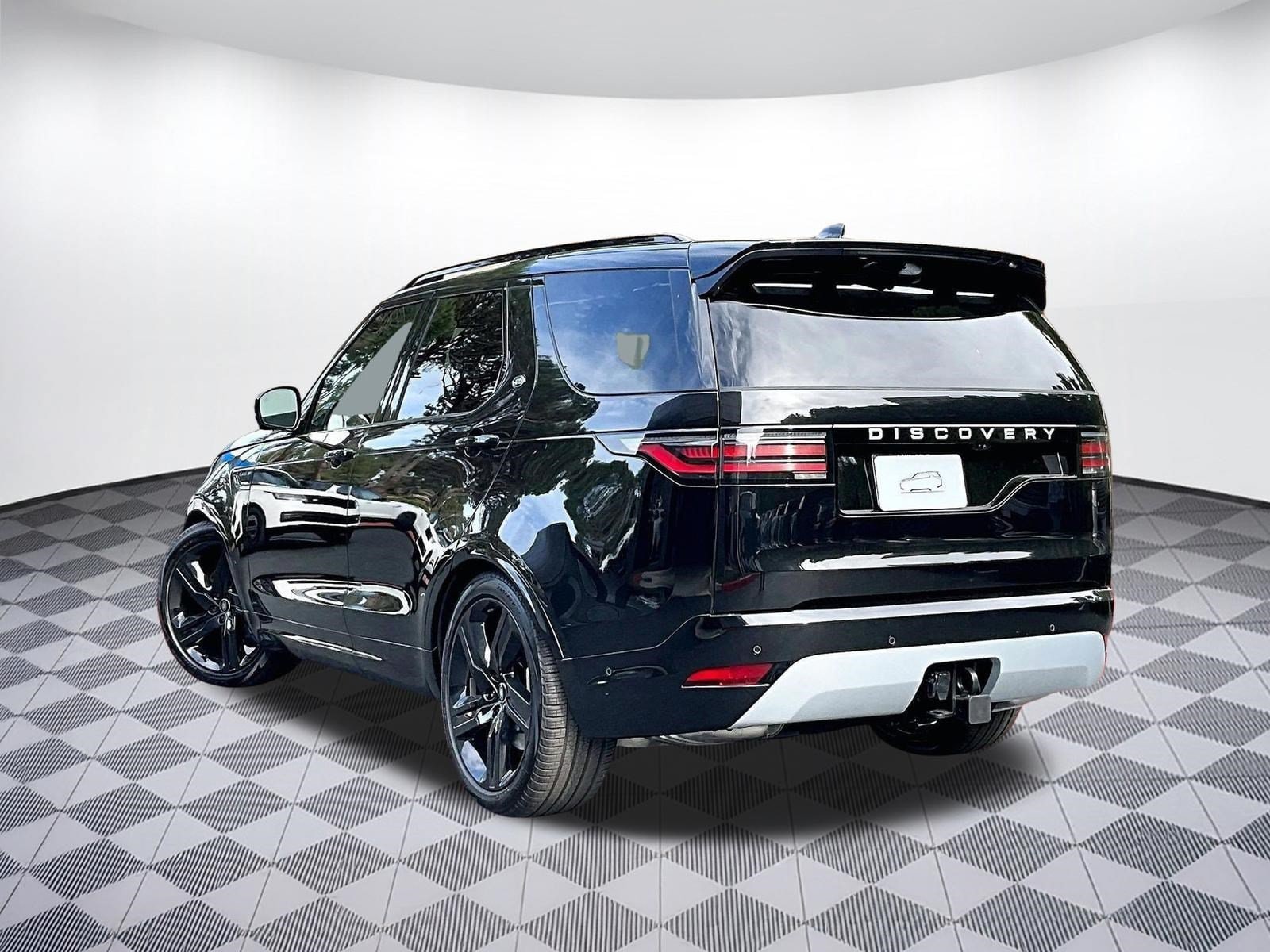2026 Land Rover Discovery Gemini Edition | CarEdge | CarEdge