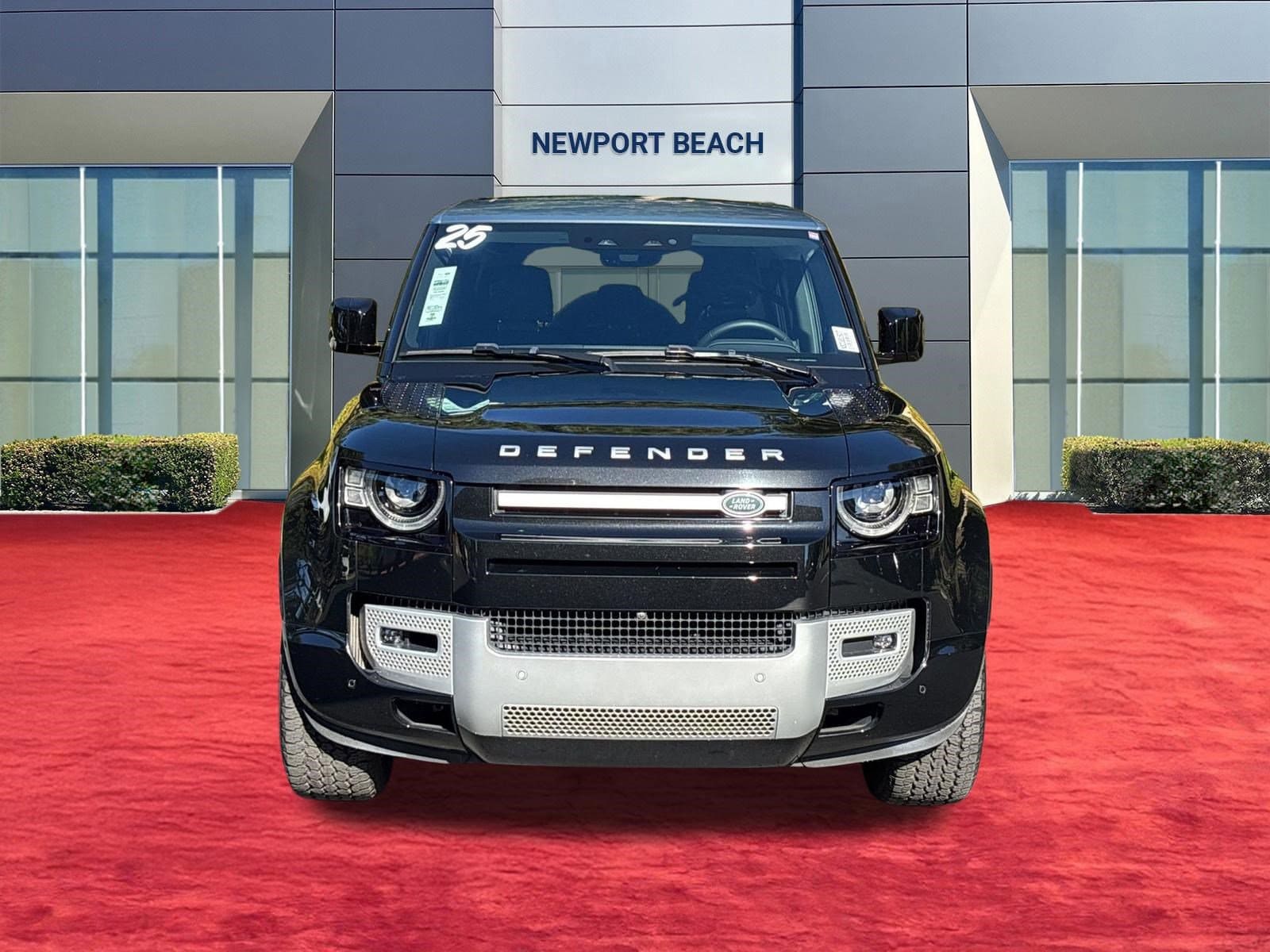 2025 Land Rover Defender 110 S photo 5