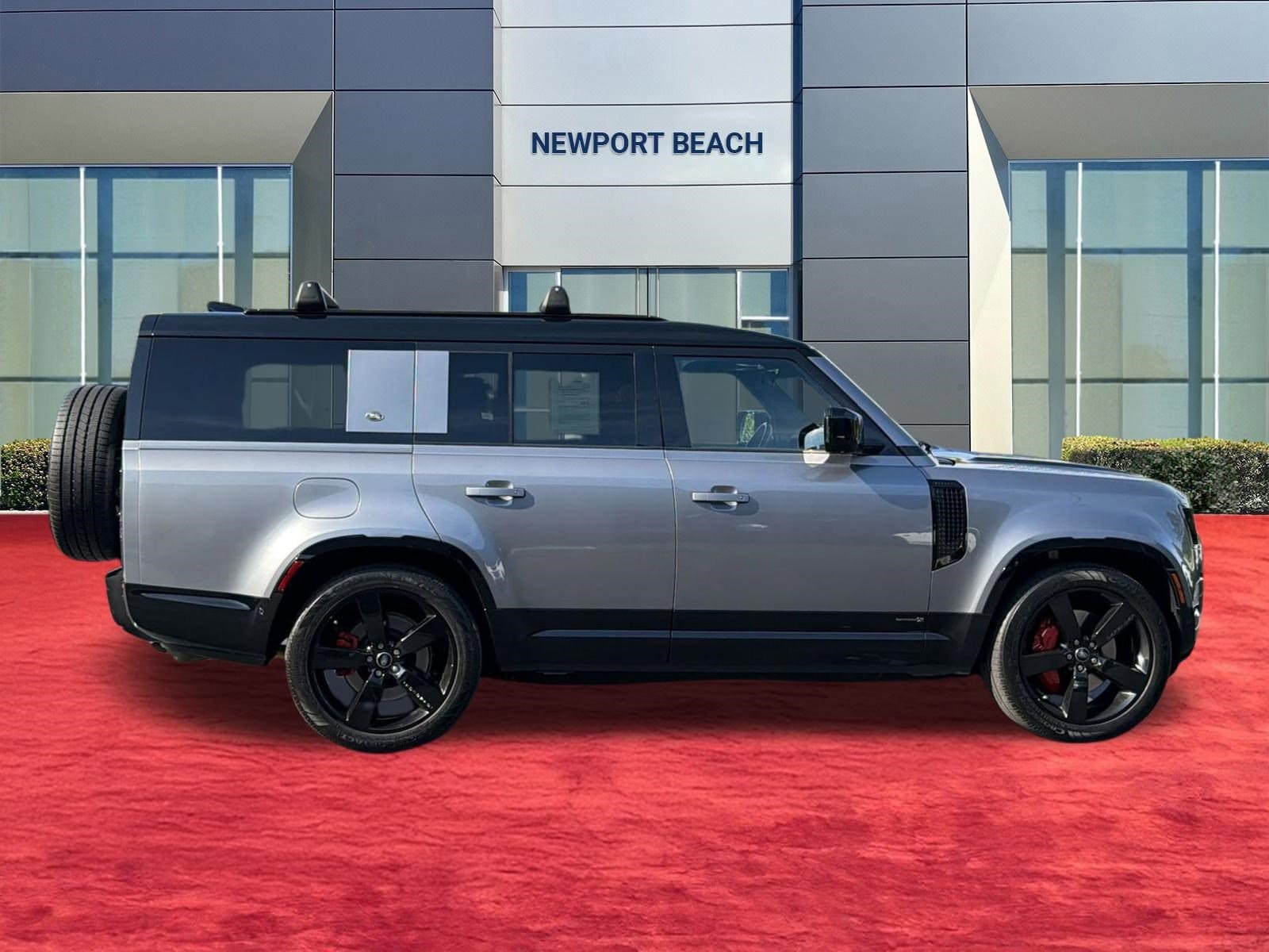 2023 Land Rover Defender 130 X photo 3