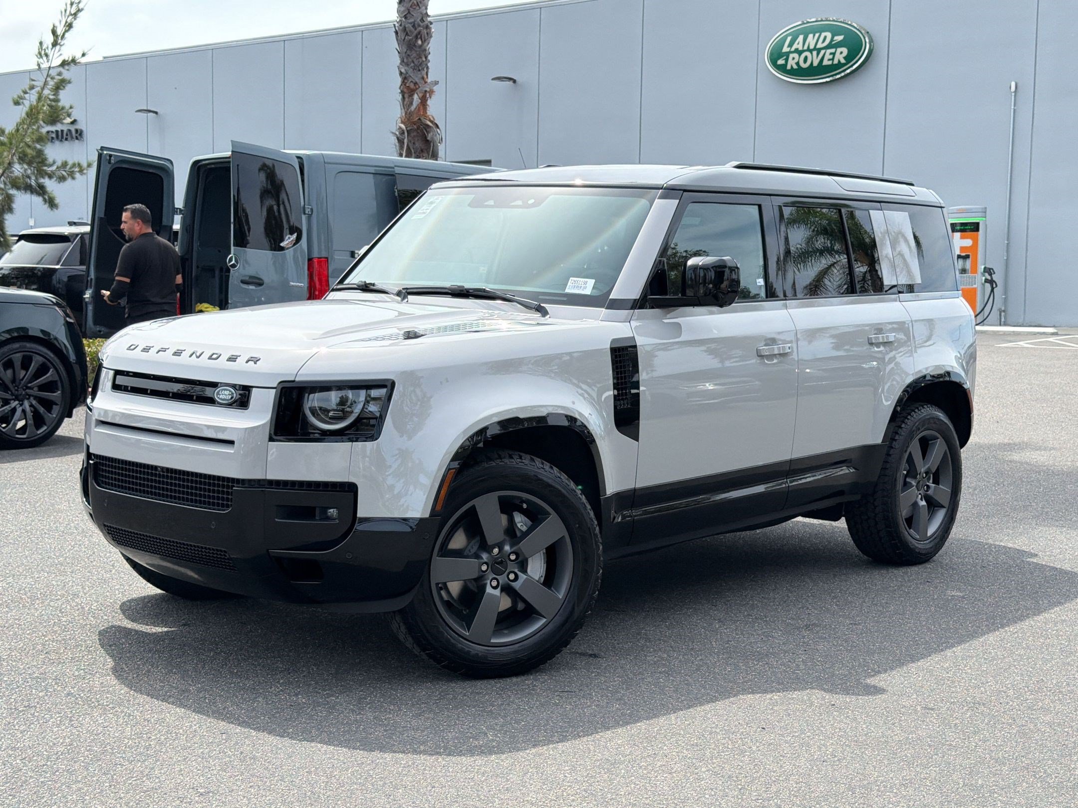  Land Rover Defender 110