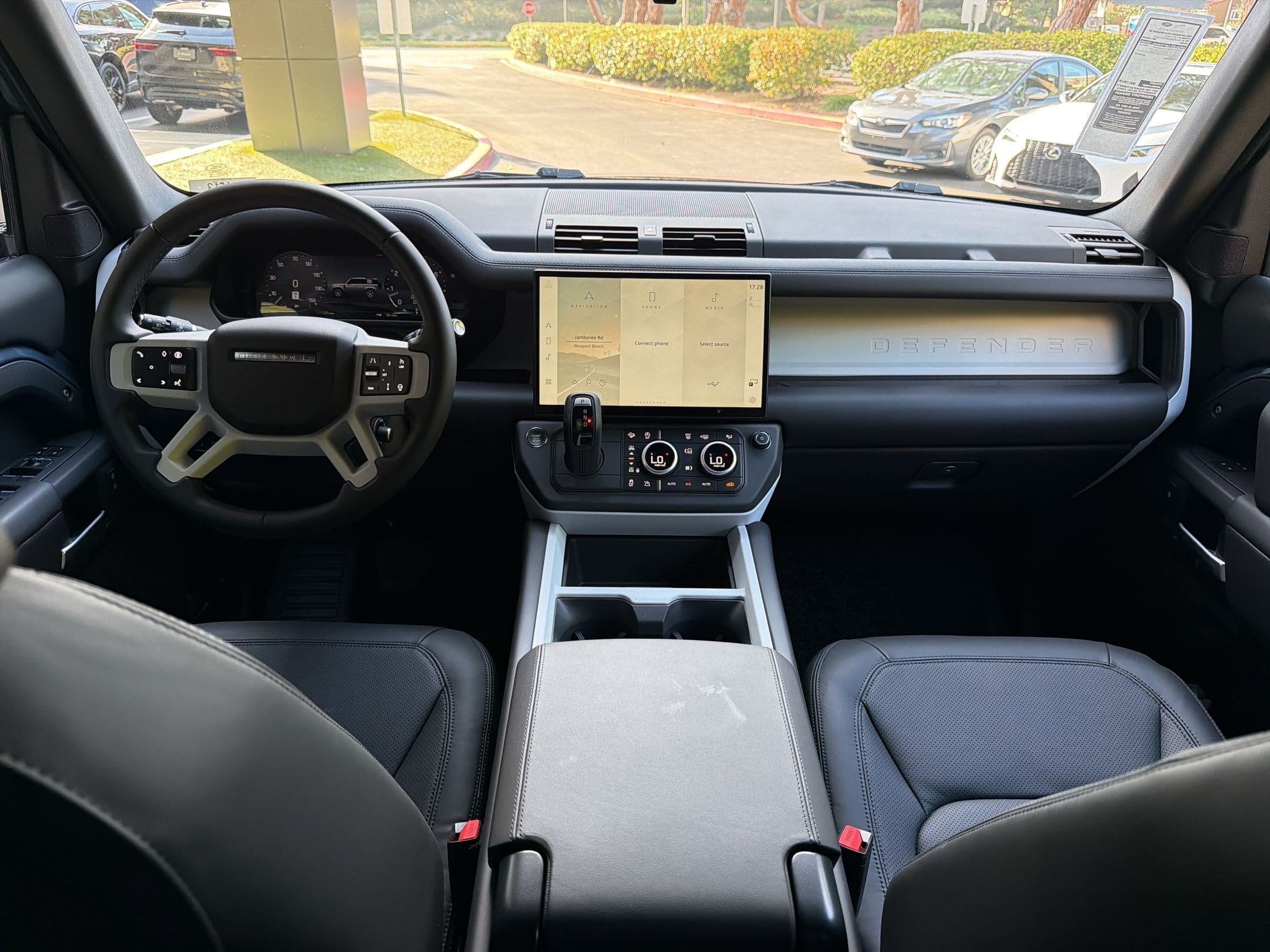 2026 Land Rover Defender X-Dynamic SE - Photo 17
