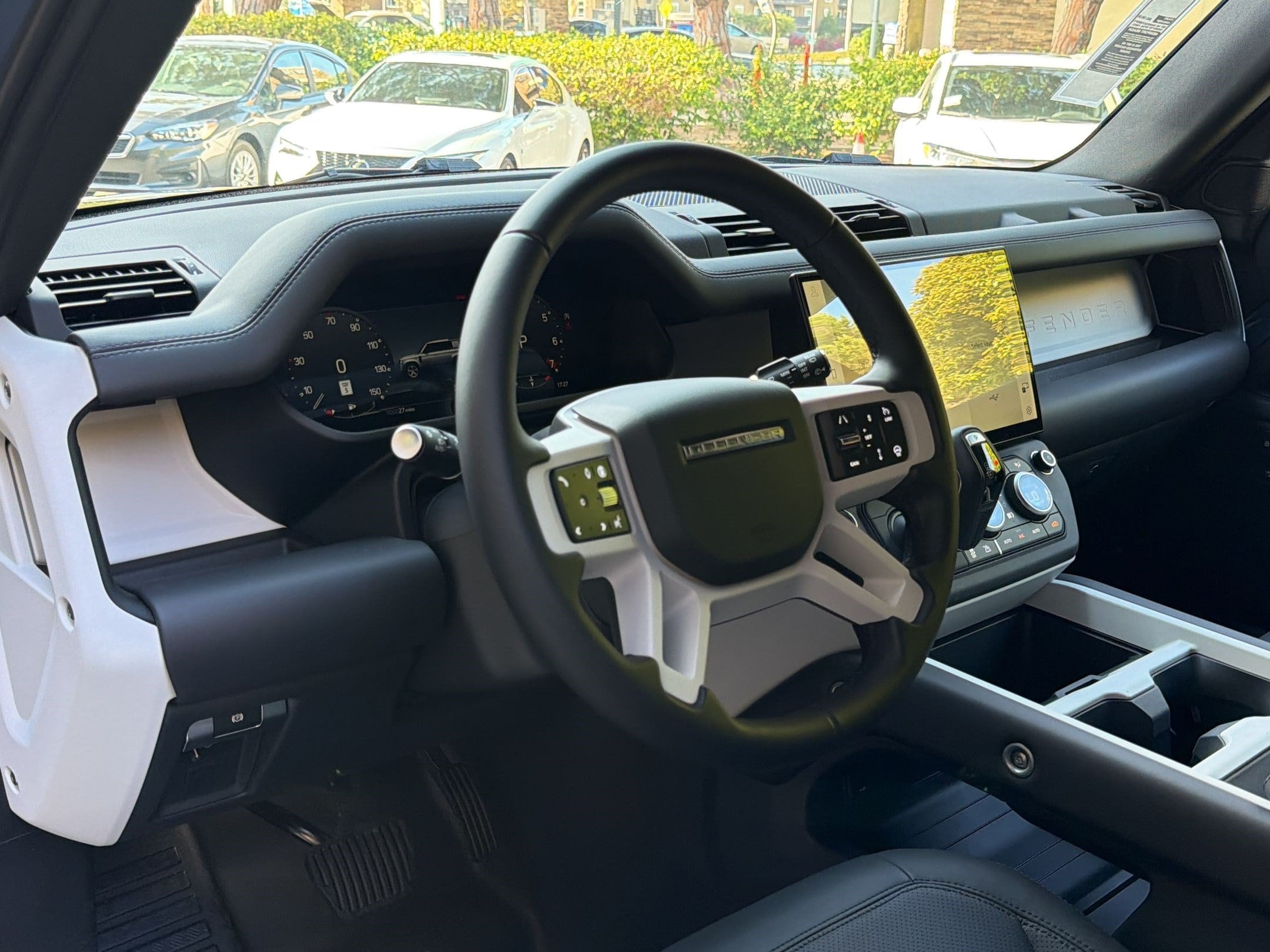 2026 Land Rover Defender X-Dynamic SE - Photo 4