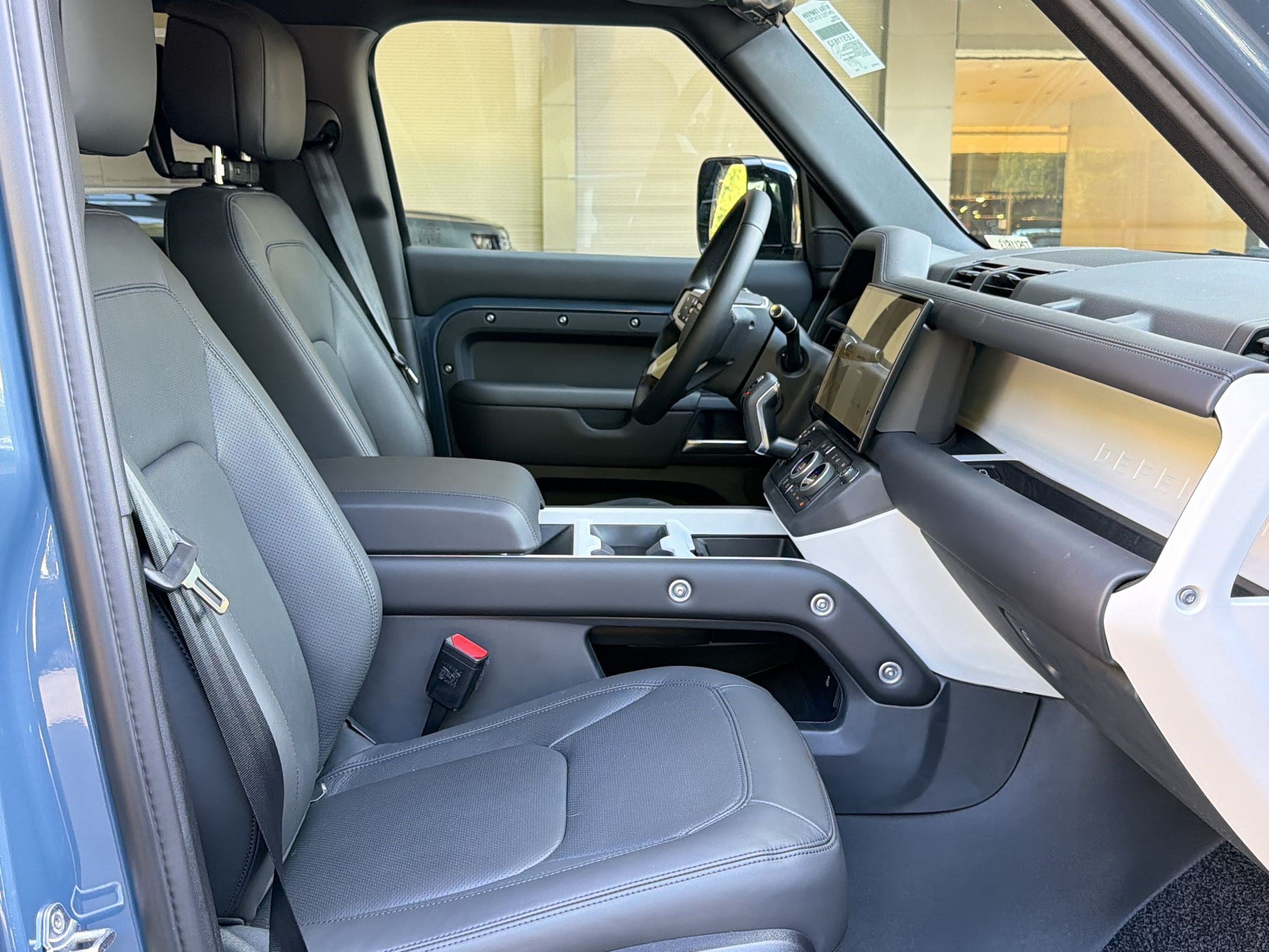 2026 Land Rover Defender X-Dynamic SE - Photo 31