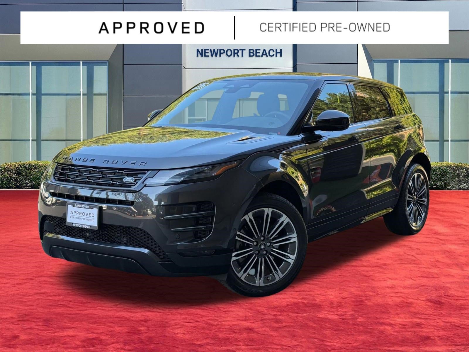 2026 Land Rover Range Rover Evoque Dynamic SE's photo