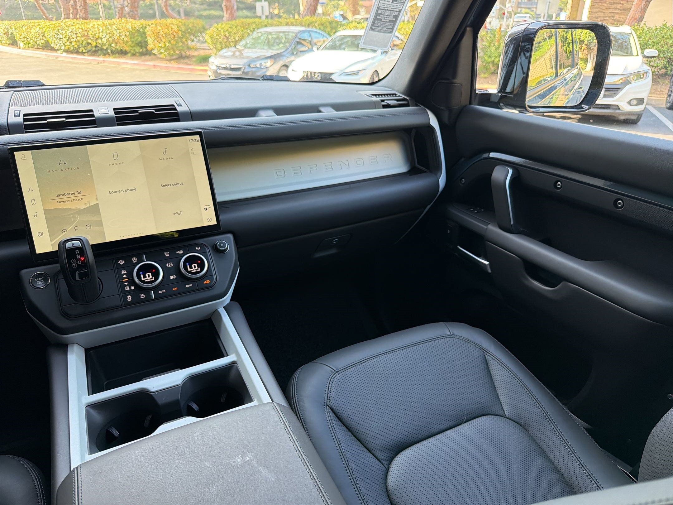 2026 Land Rover Defender X-Dynamic SE - Photo 29