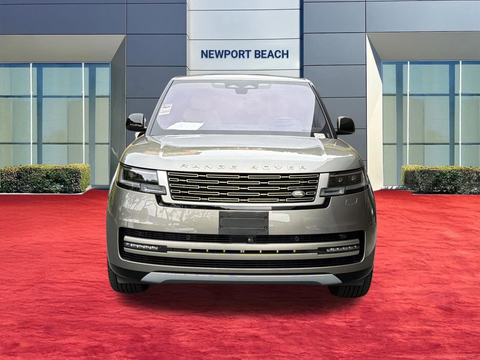 2023 Land Rover Range Rover SE photo 6