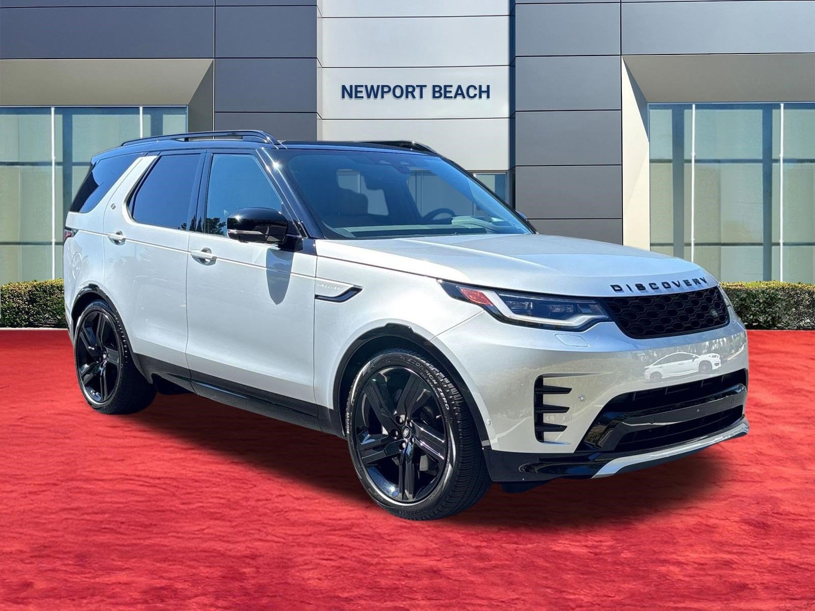 2024 Land Rover Discovery Dynamic SE photo 6